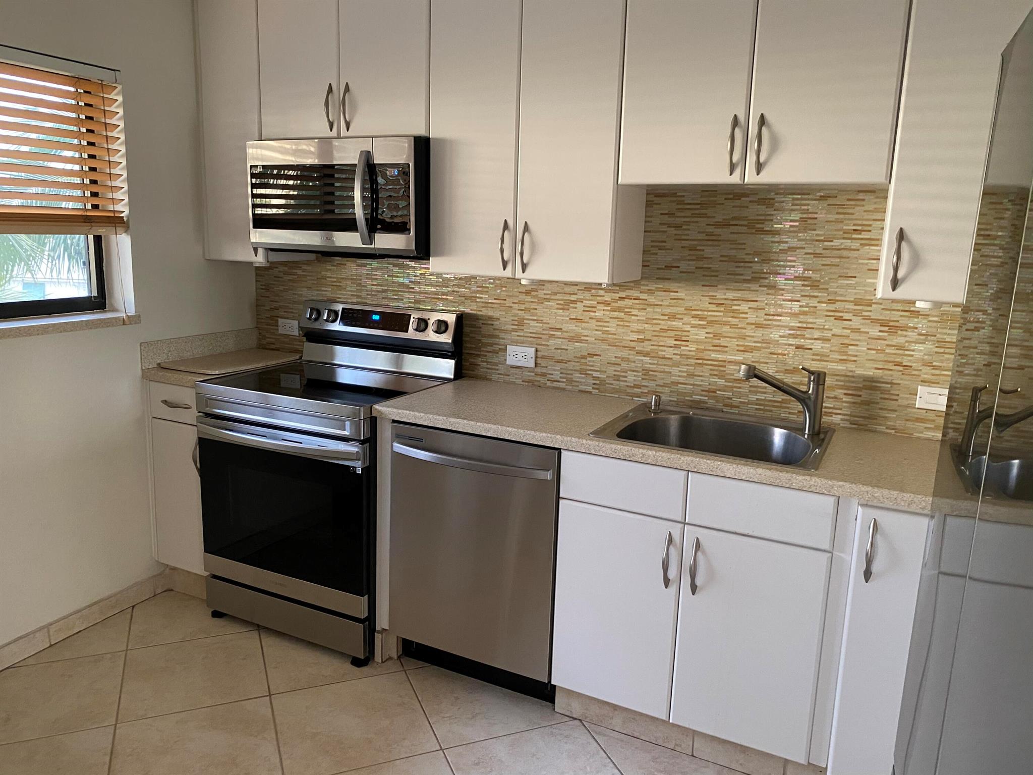 SOUTHGATE CONDO - Residential Lease