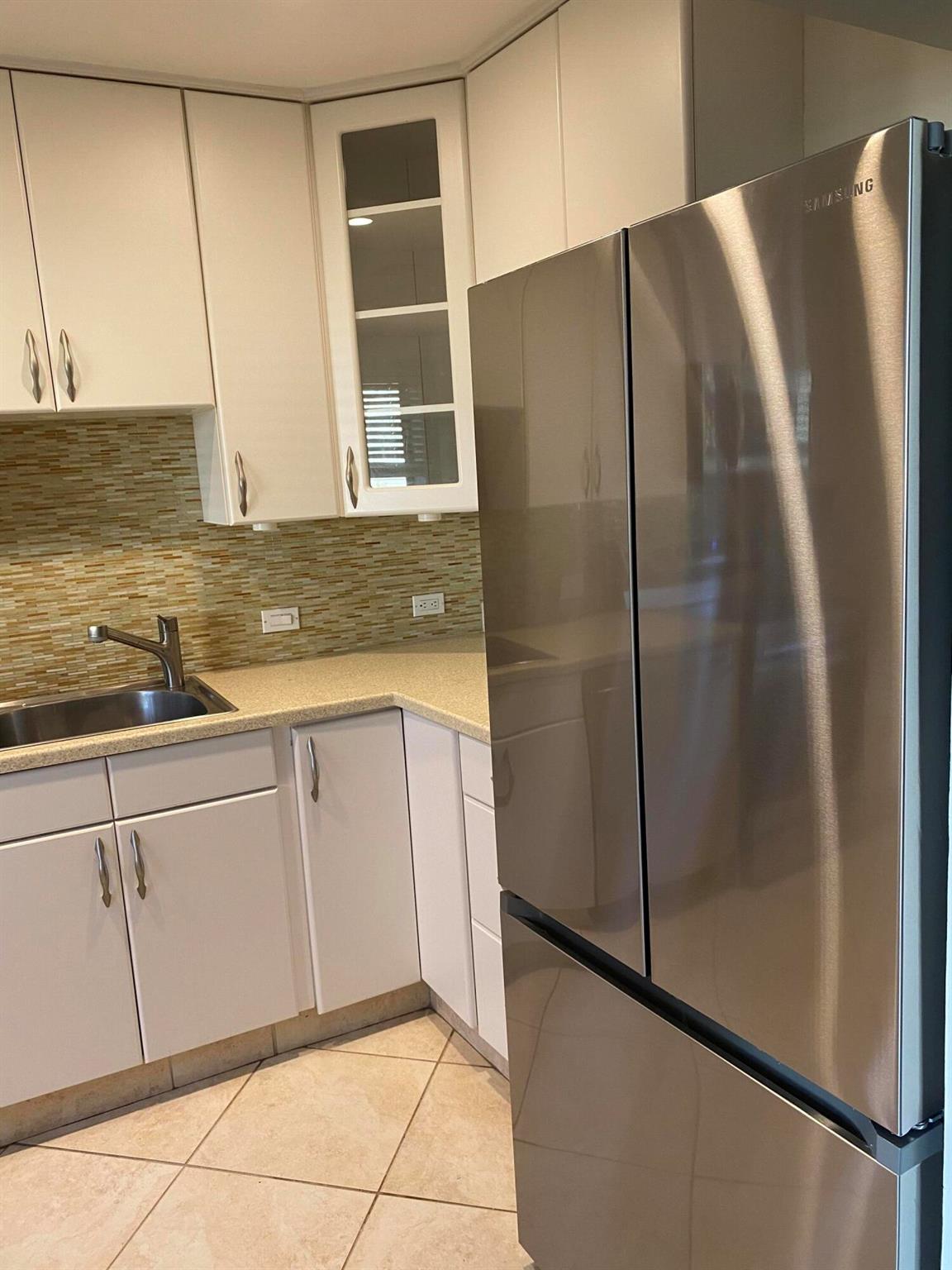 SOUTHGATE CONDO - Residential Lease