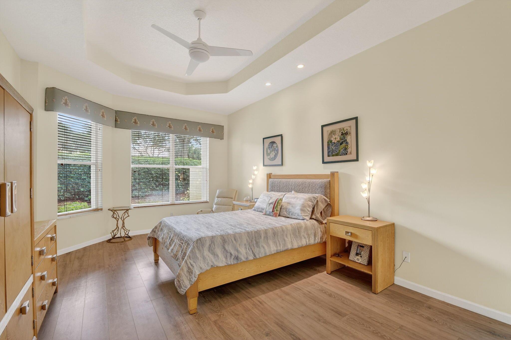 VALENCIA SHORES 5 - Residential