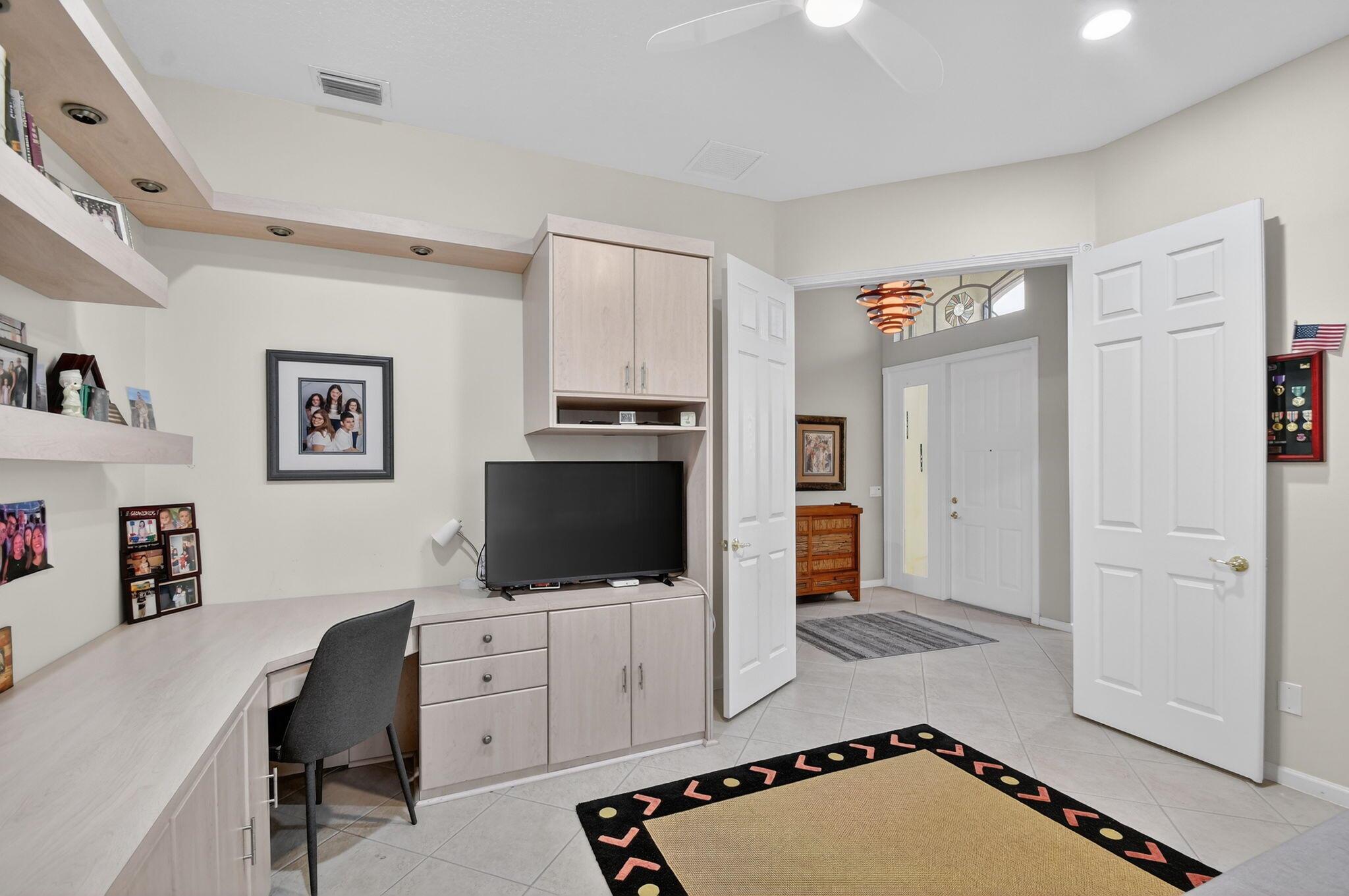 VALENCIA SHORES 5 - Residential