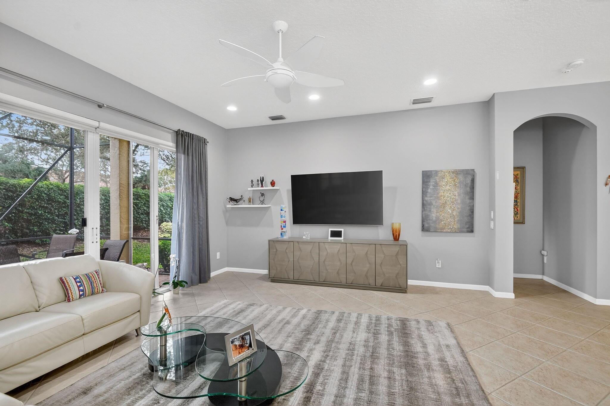 VALENCIA SHORES 5 - Residential