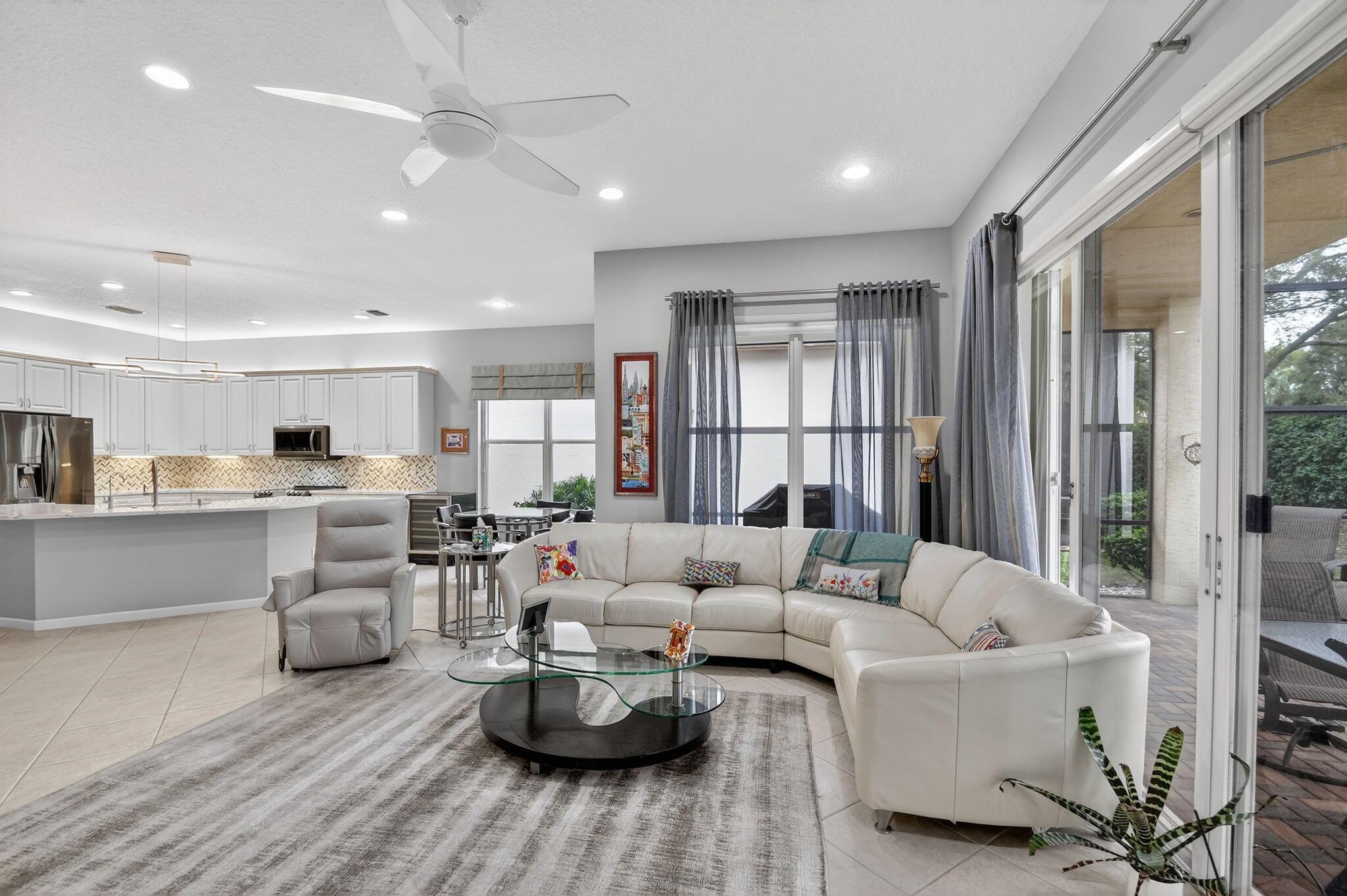 VALENCIA SHORES 5 - Residential