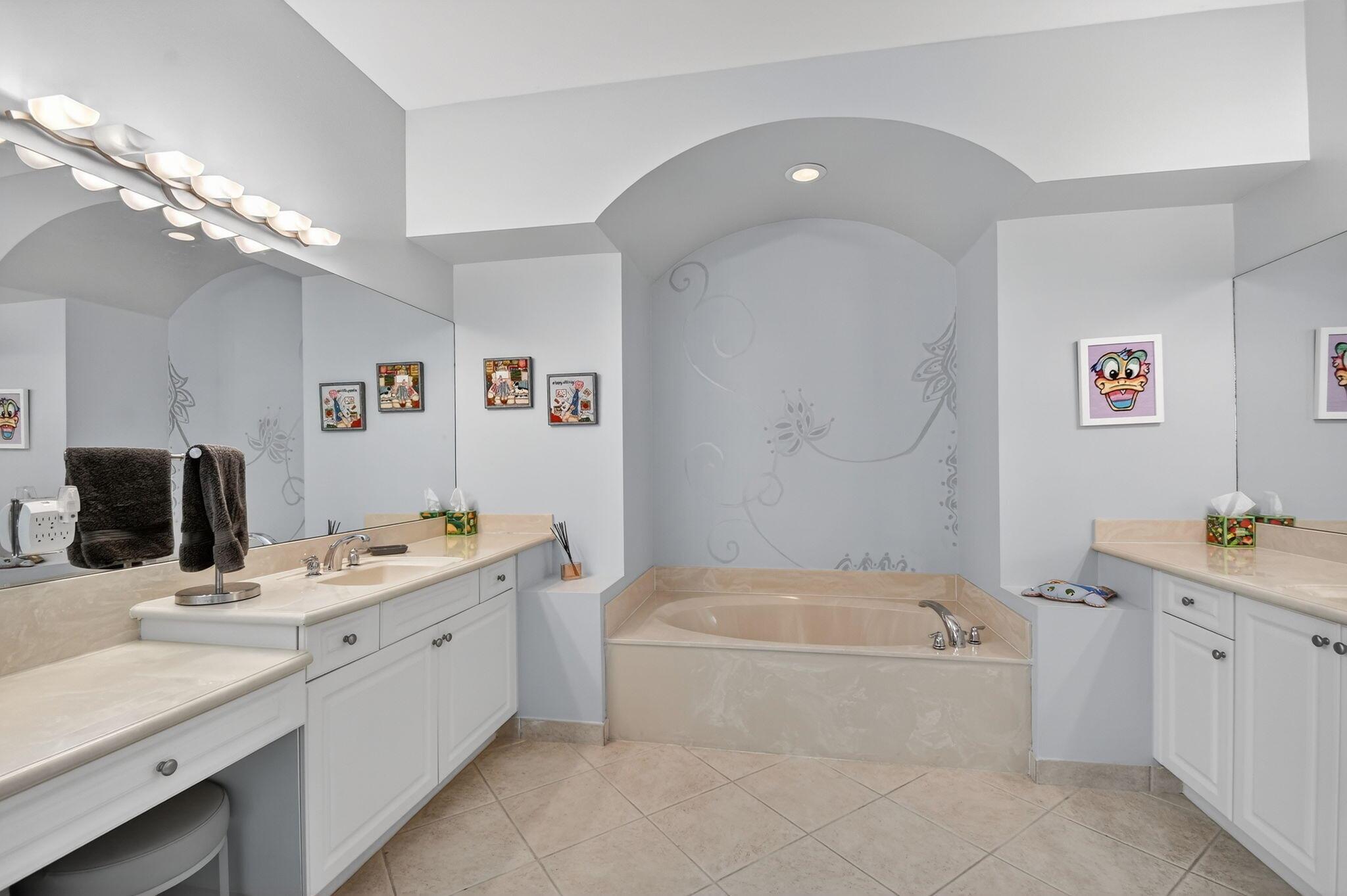 VALENCIA SHORES 5 - Residential