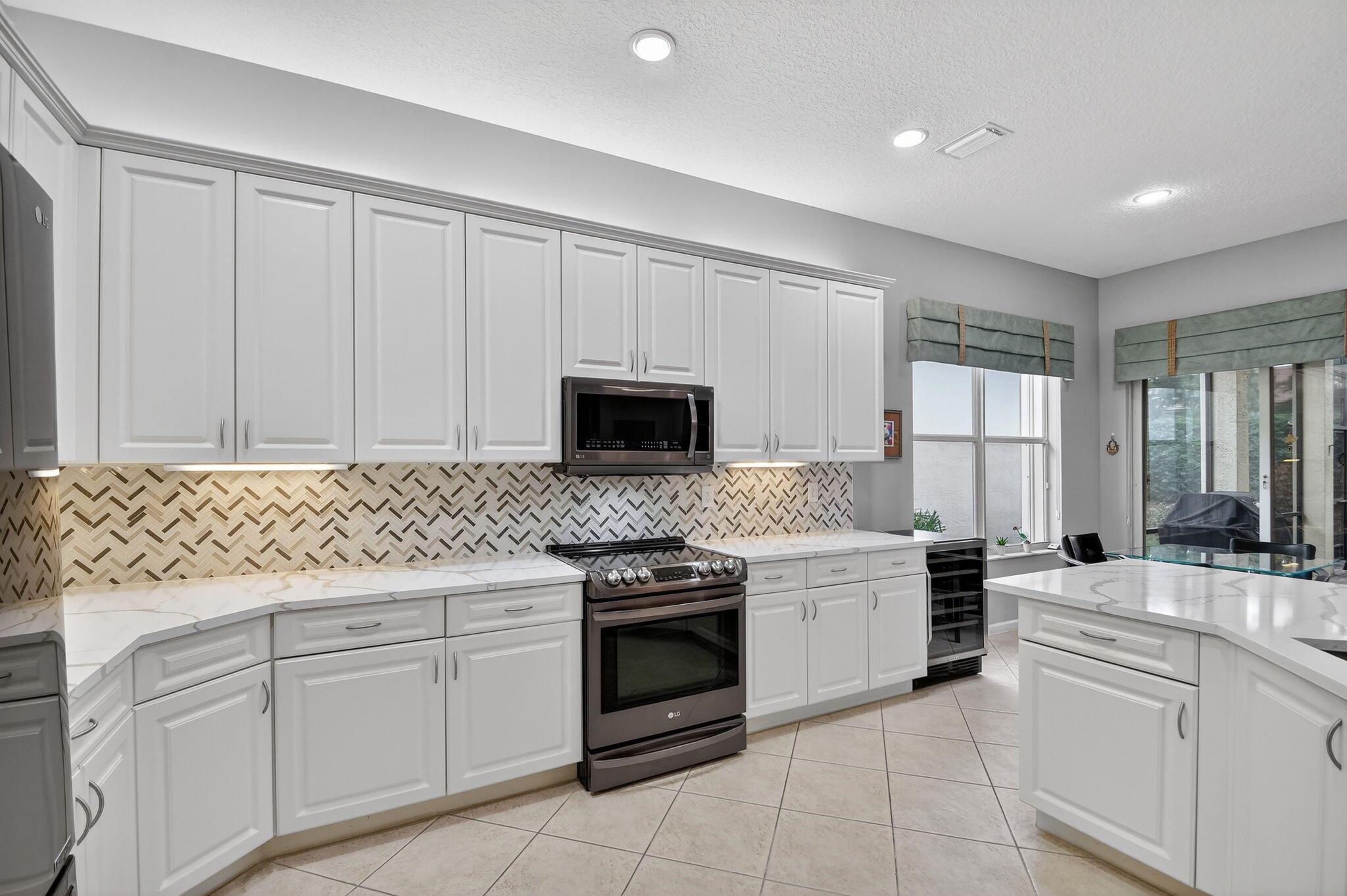 VALENCIA SHORES 5 - Residential