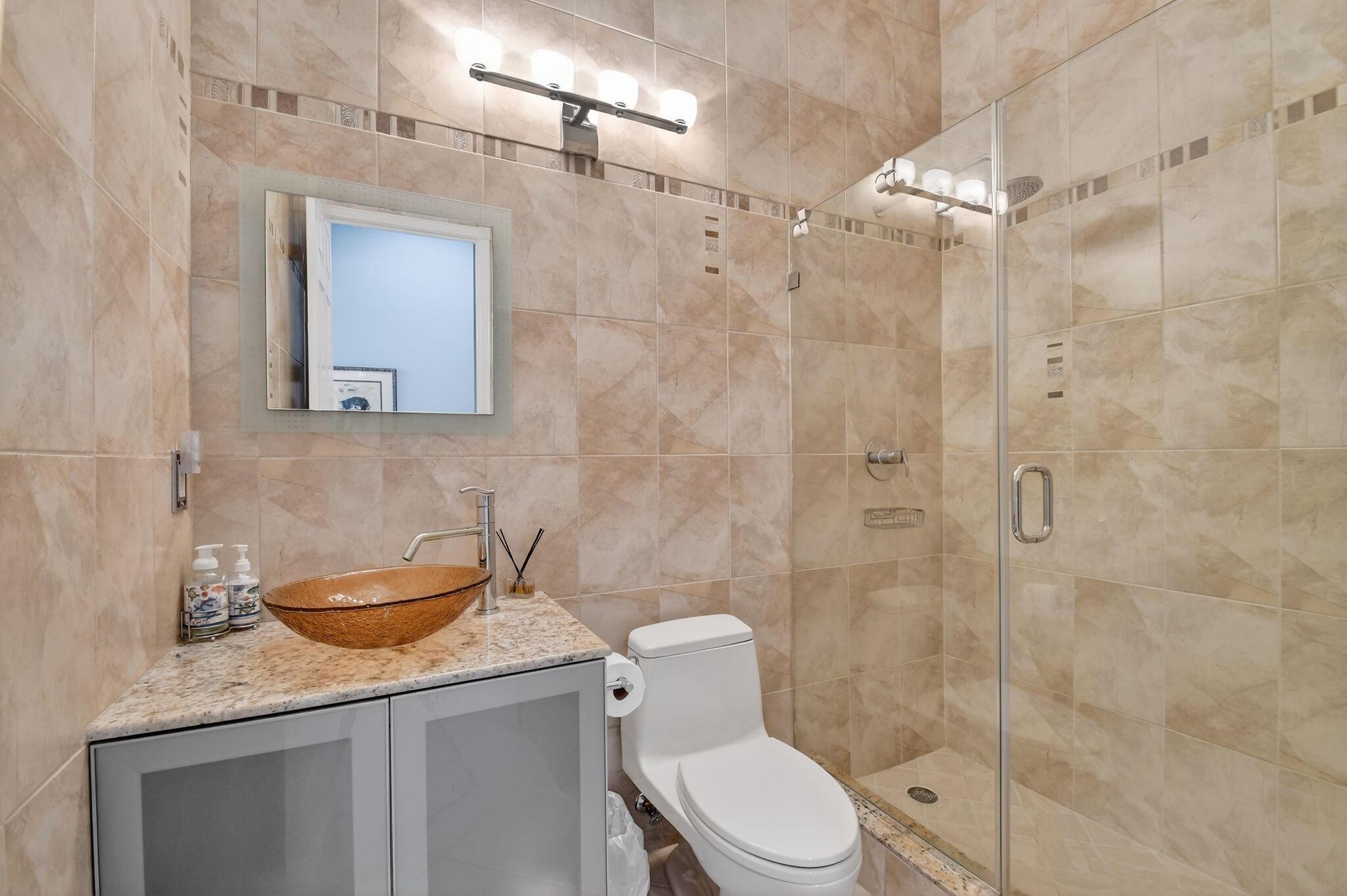 VALENCIA SHORES 5 - Residential