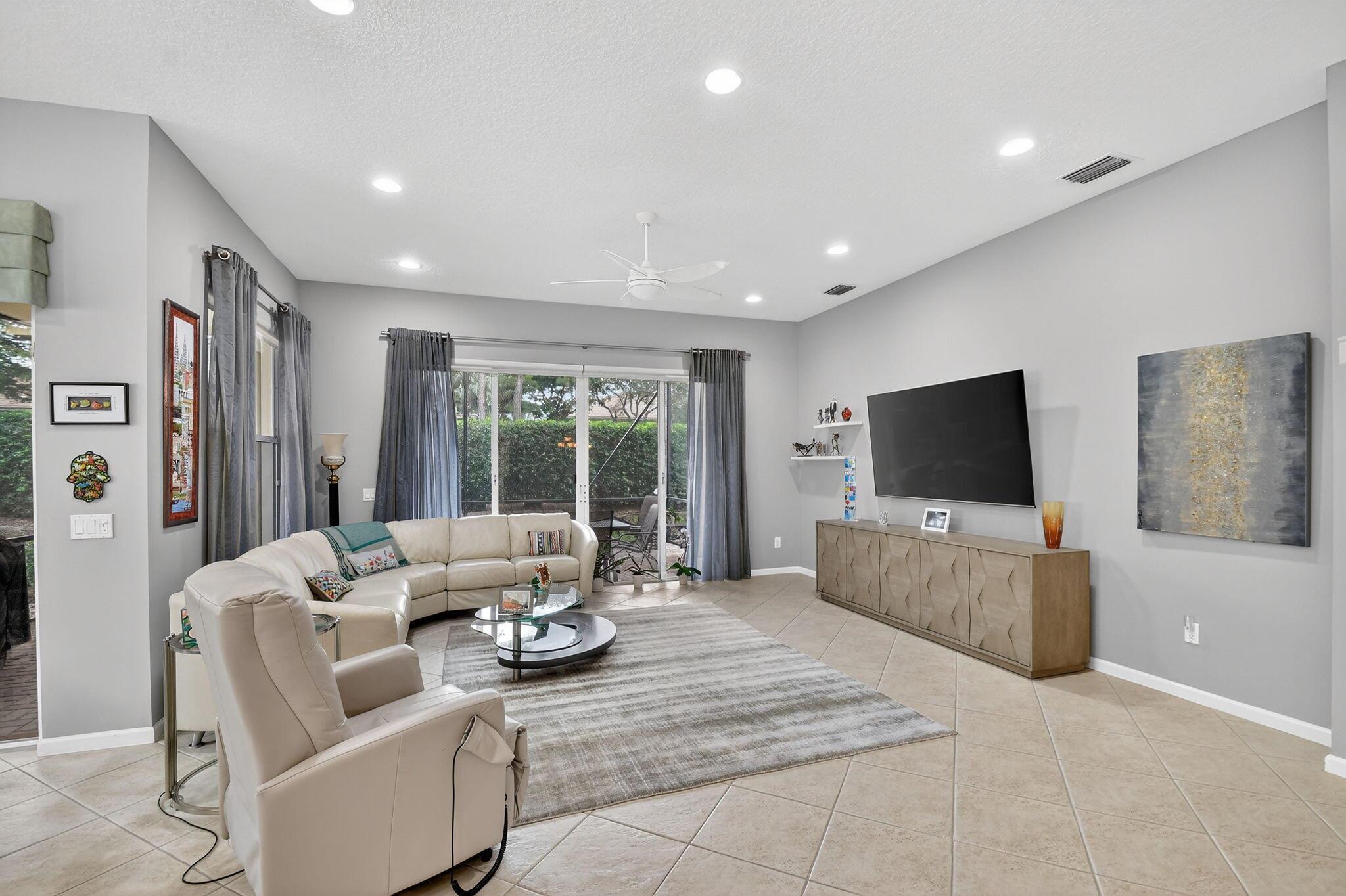 VALENCIA SHORES 5 - Residential