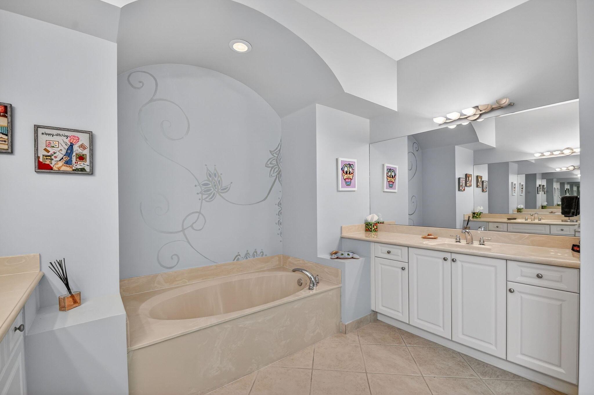 VALENCIA SHORES 5 - Residential