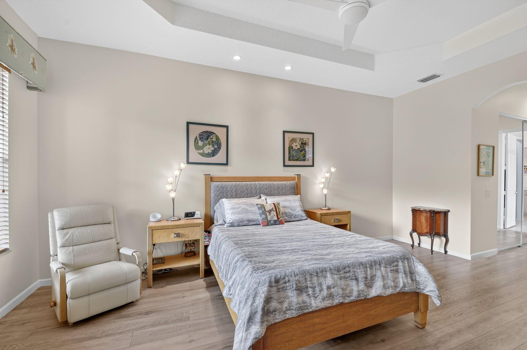 VALENCIA SHORES 5 - Residential