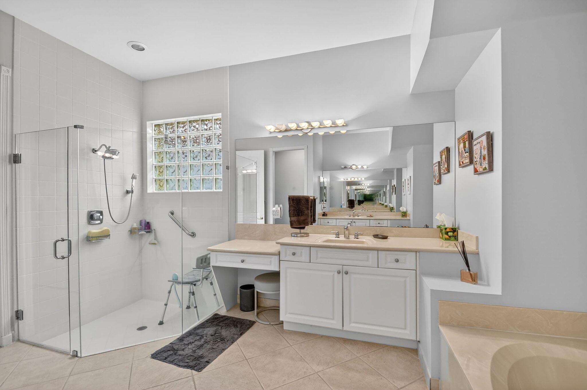 VALENCIA SHORES 5 - Residential