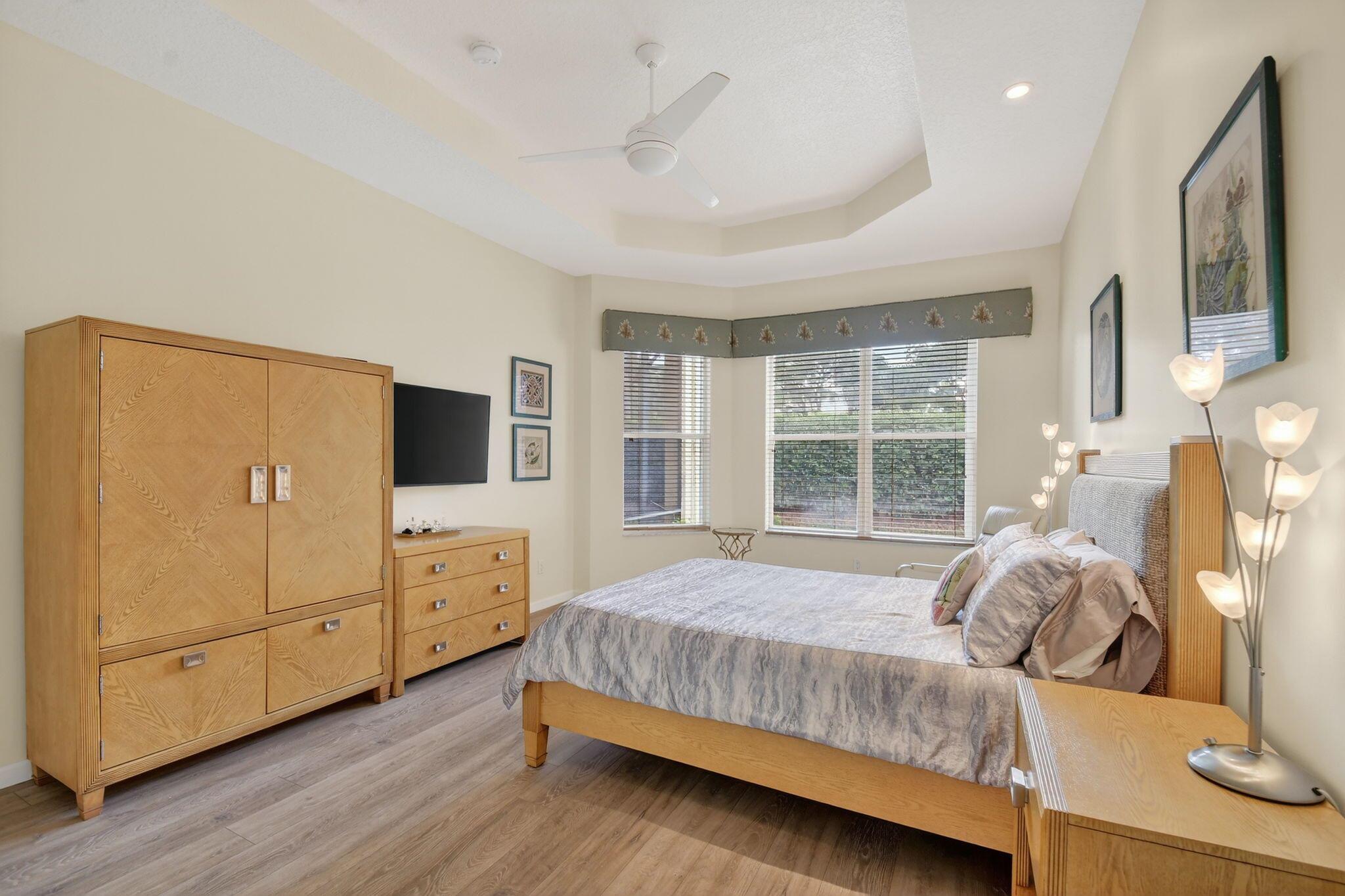 VALENCIA SHORES 5 - Residential