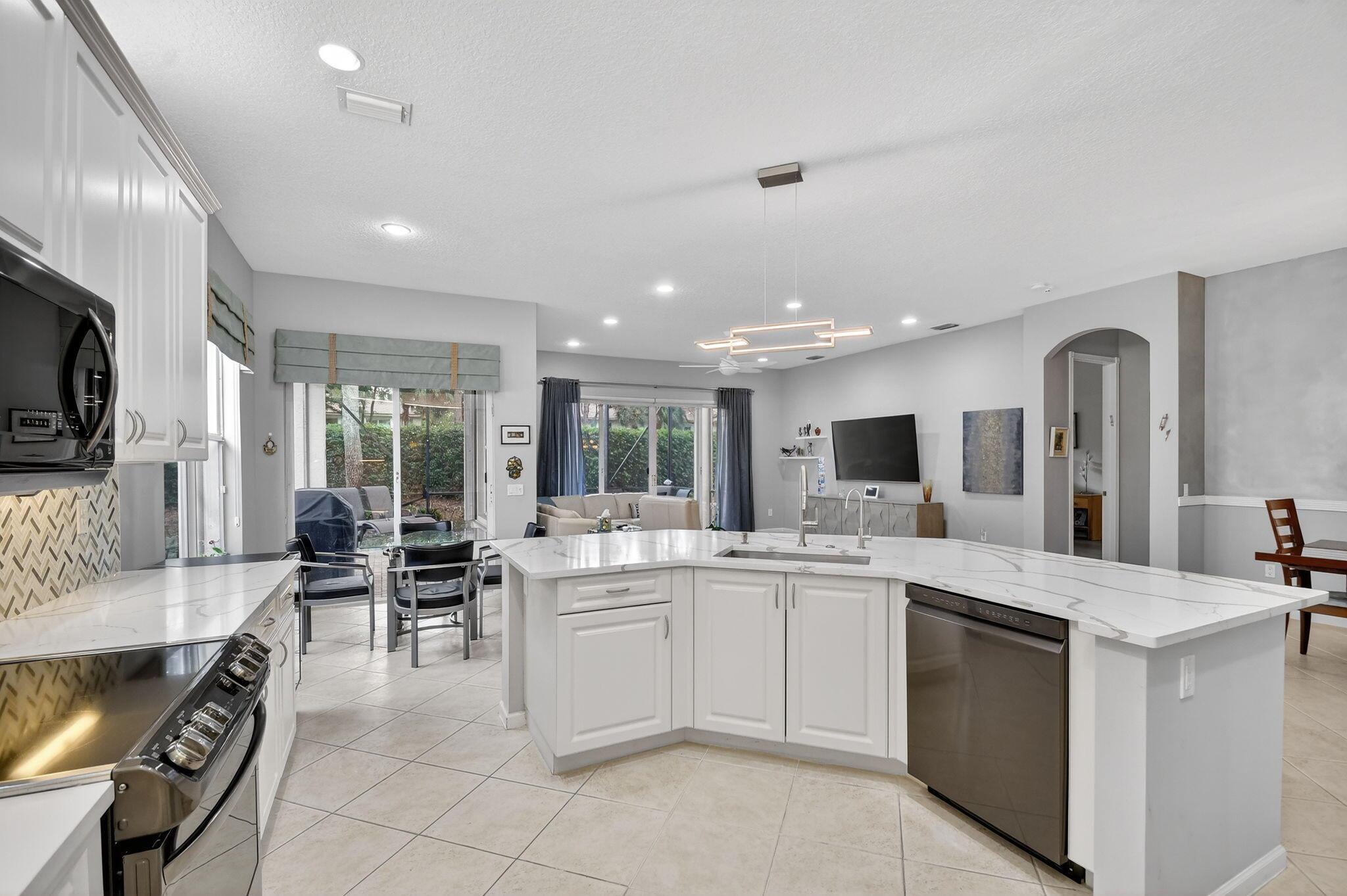 VALENCIA SHORES 5 - Residential