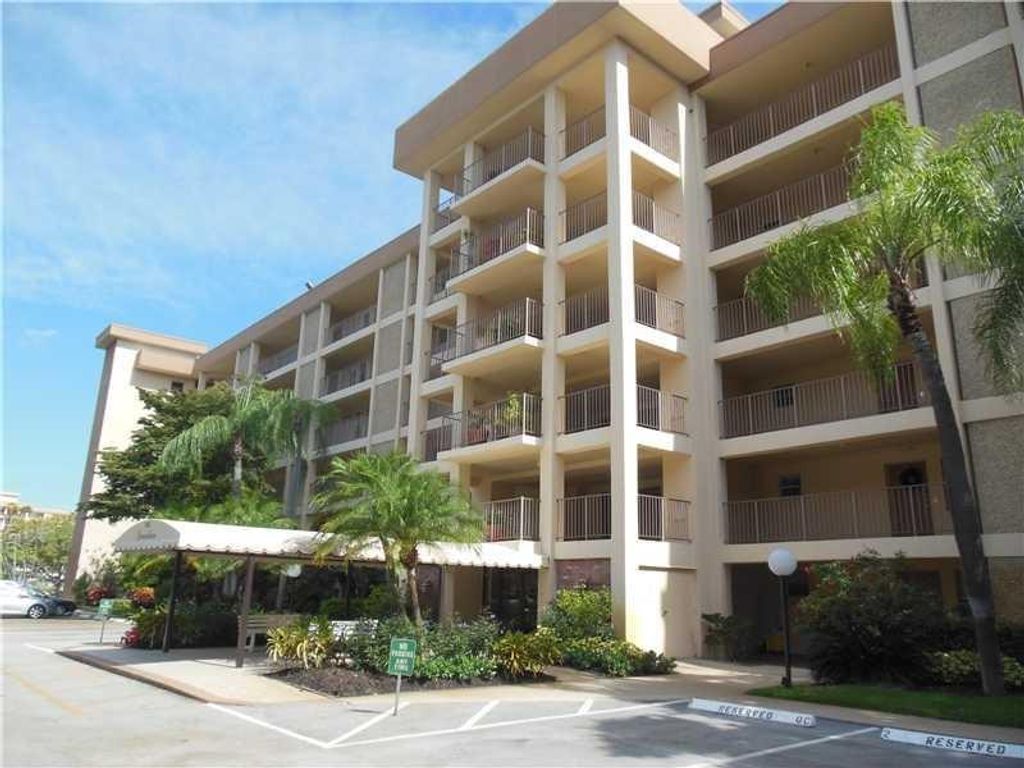 Photo of 3000 S course Dr #304, Pompano Beach, FL 33069 (MLS # F10375641)