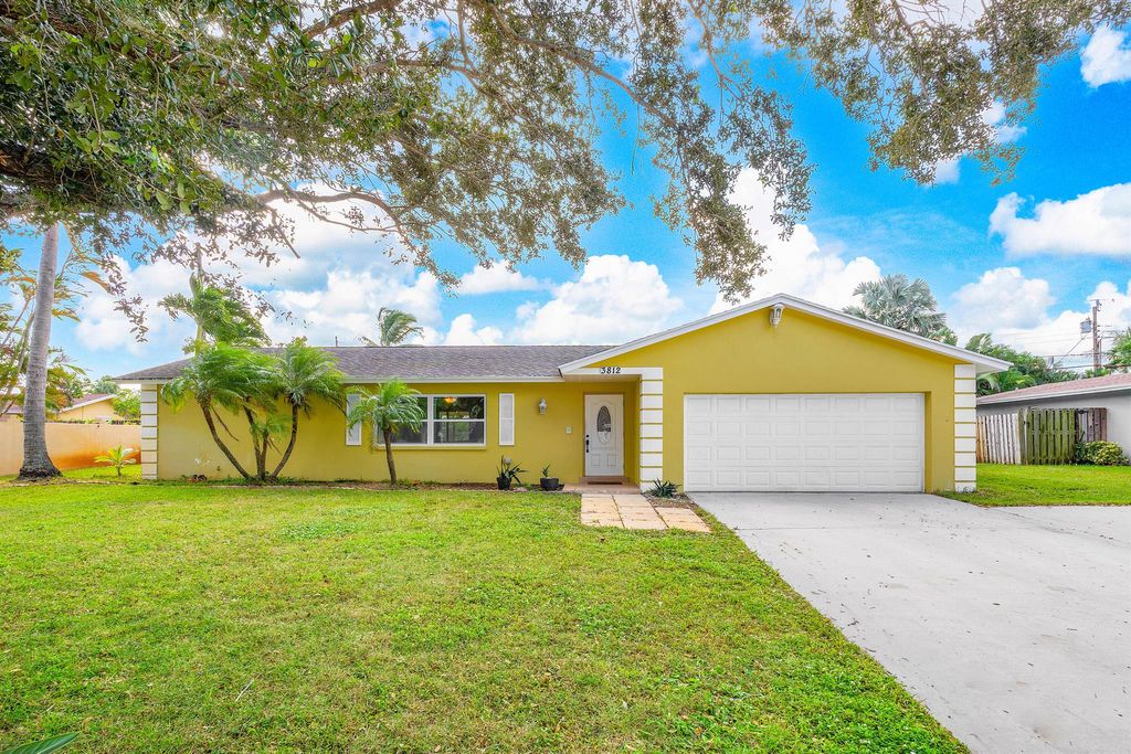 Photo of 3812 Buttercup Circle S, Palm Beach Gardens, FL 33410 (MLS # R10934016)