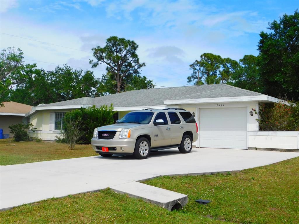 Photo of 2197 SE Shelter Drive, Port St Lucie, FL 34952 (MLS # R10880498)