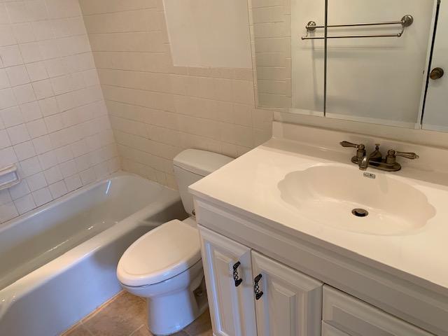 ISLAND HOUSE CONDOMINIUM PHASE I - Residential