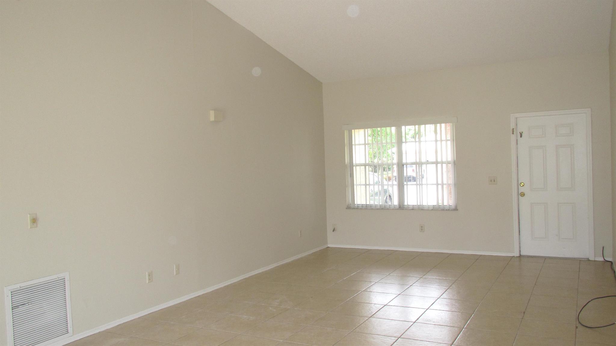 PORT ST LUCIE SECTION 41 - Residential Lease