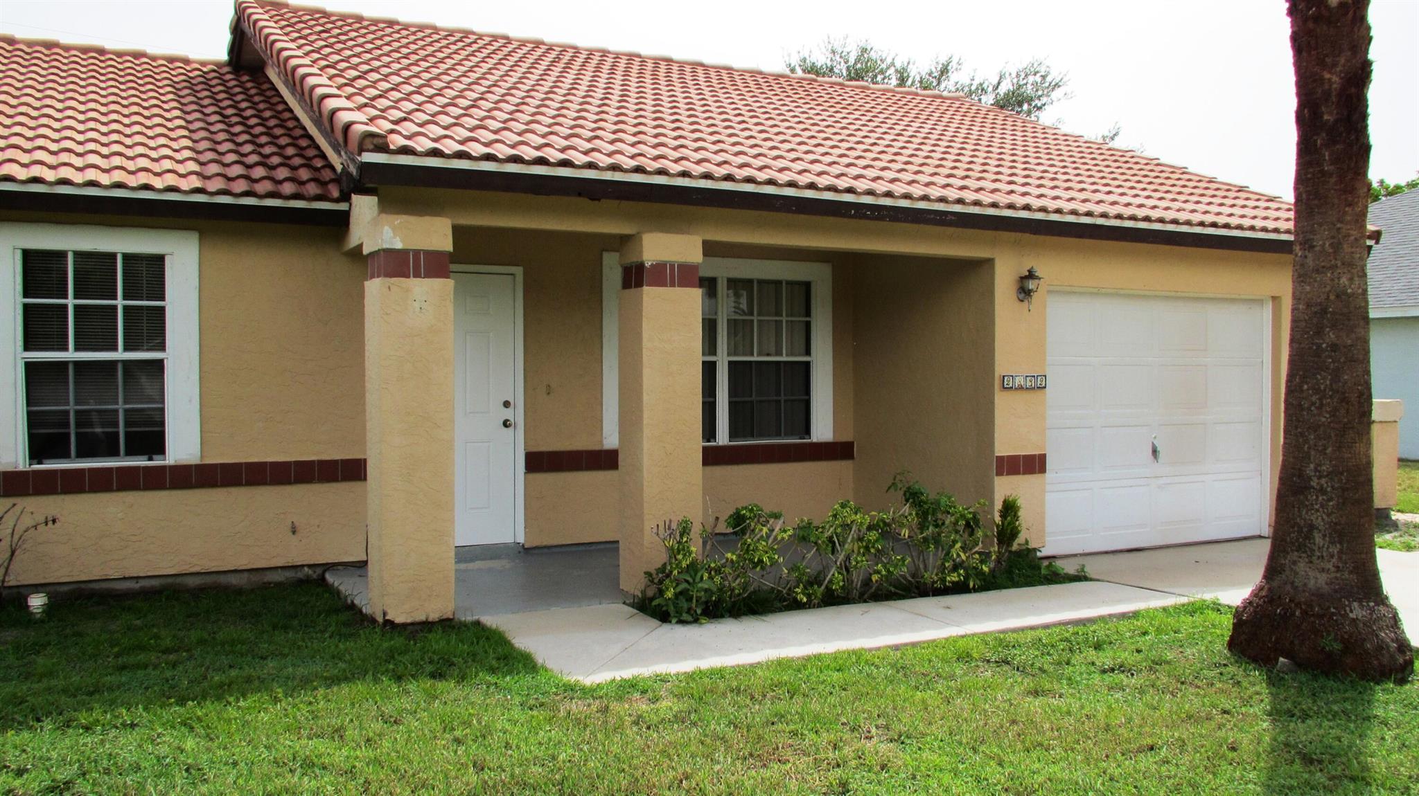 PORT ST LUCIE SECTION 41 - Residential Lease