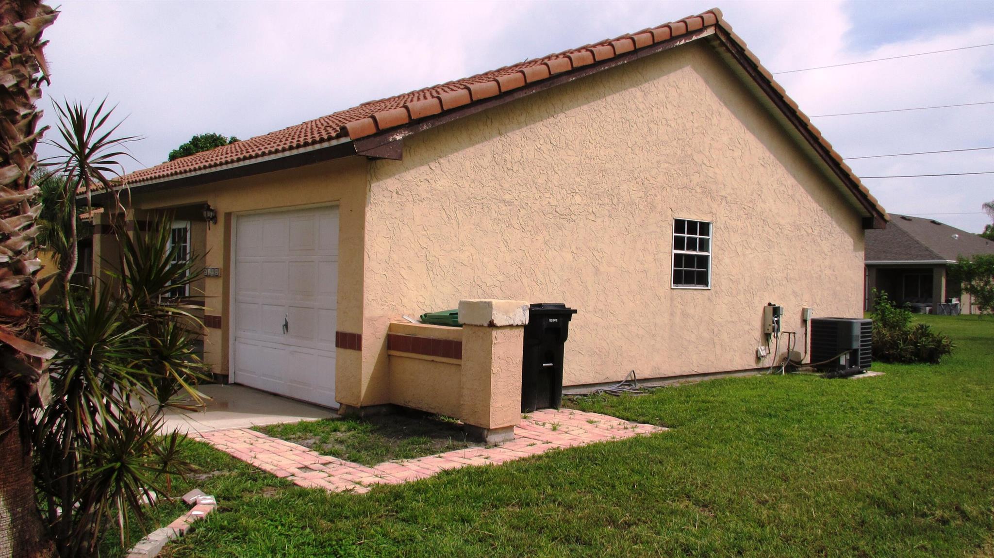 PORT ST LUCIE SECTION 41 - Residential Lease