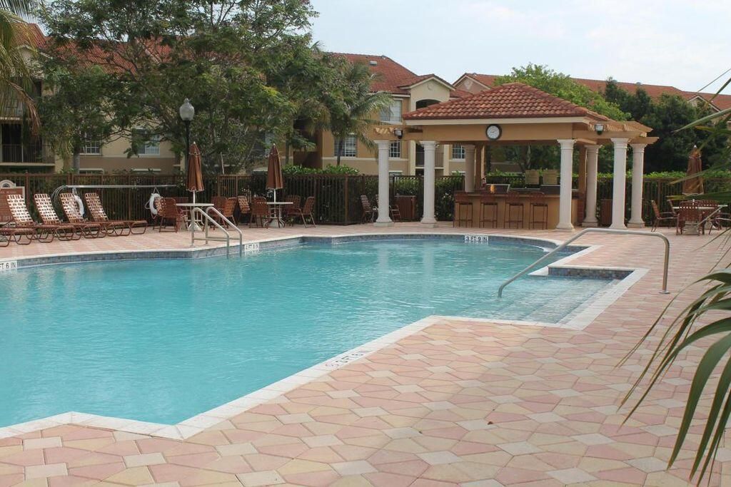 Photo of 917 Villa Circle #917, Boynton Beach, FL 33435 (MLS # R11122215)