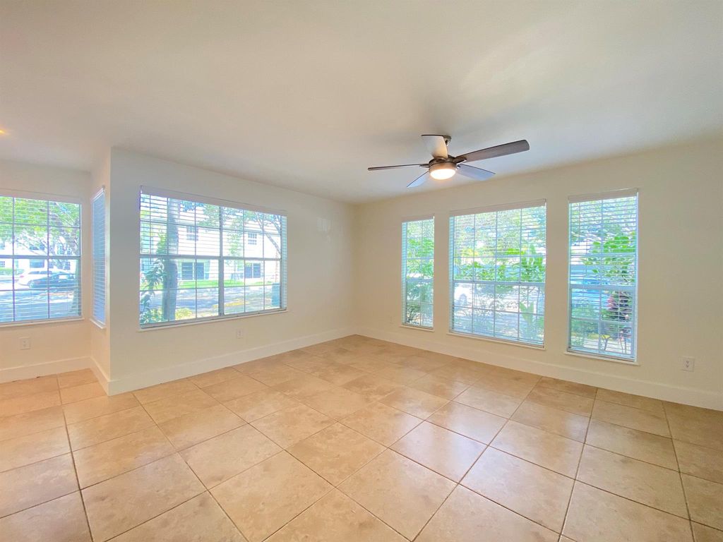 Photo of 1275 Crystal Way #G, Delray Beach, FL 33444 (MLS # R10933564)