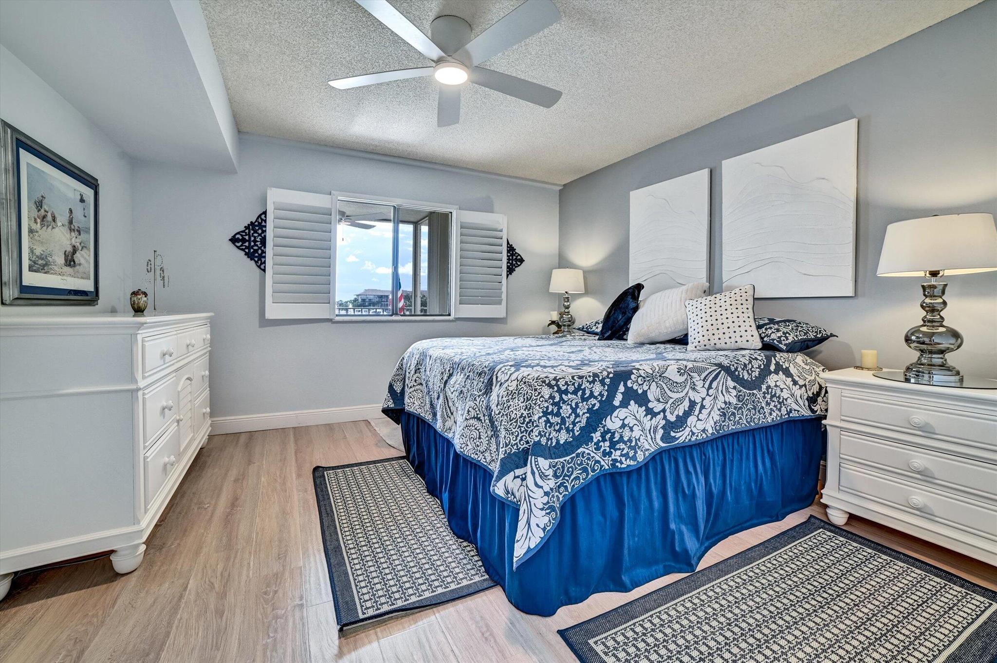701 Seafarer Circle 202