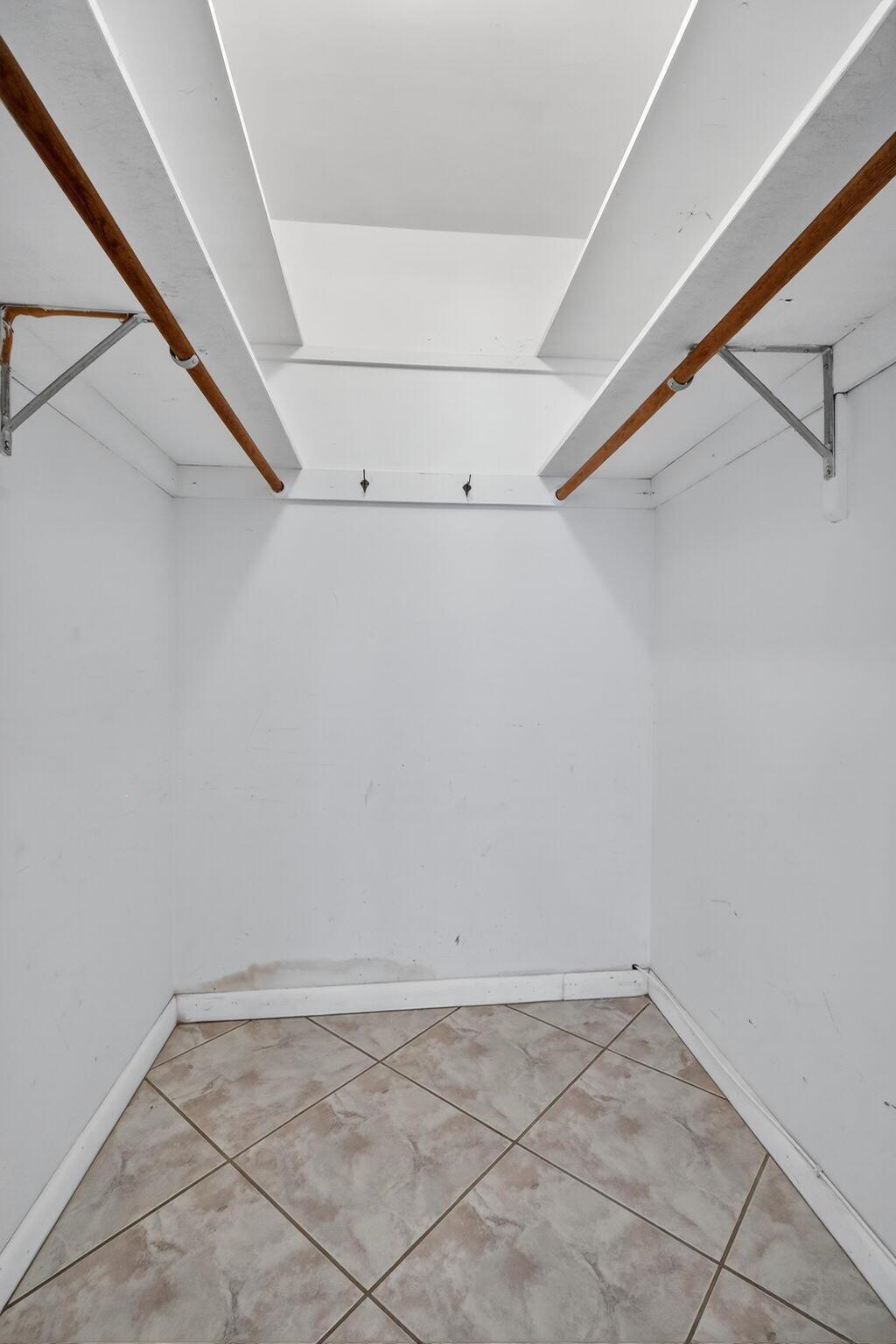 BEVERLY HILLS CONDO NUMBE - Residential