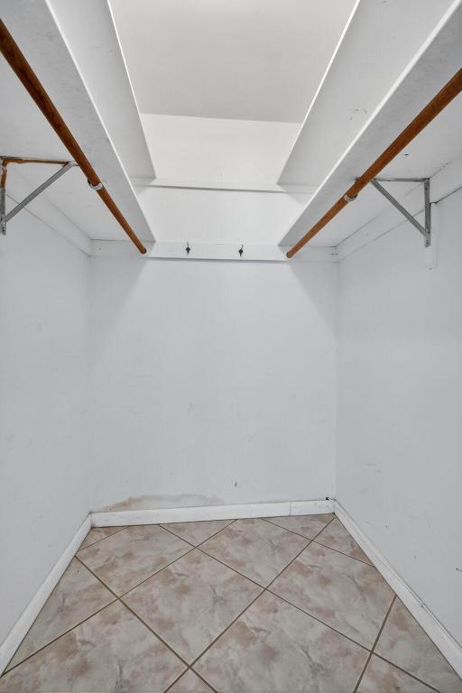 BEVERLY HILLS CONDO NUMBER SEVEN - Residential