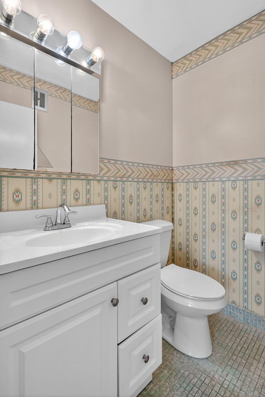 BEVERLY HILLS CONDO NUMBE - Residential