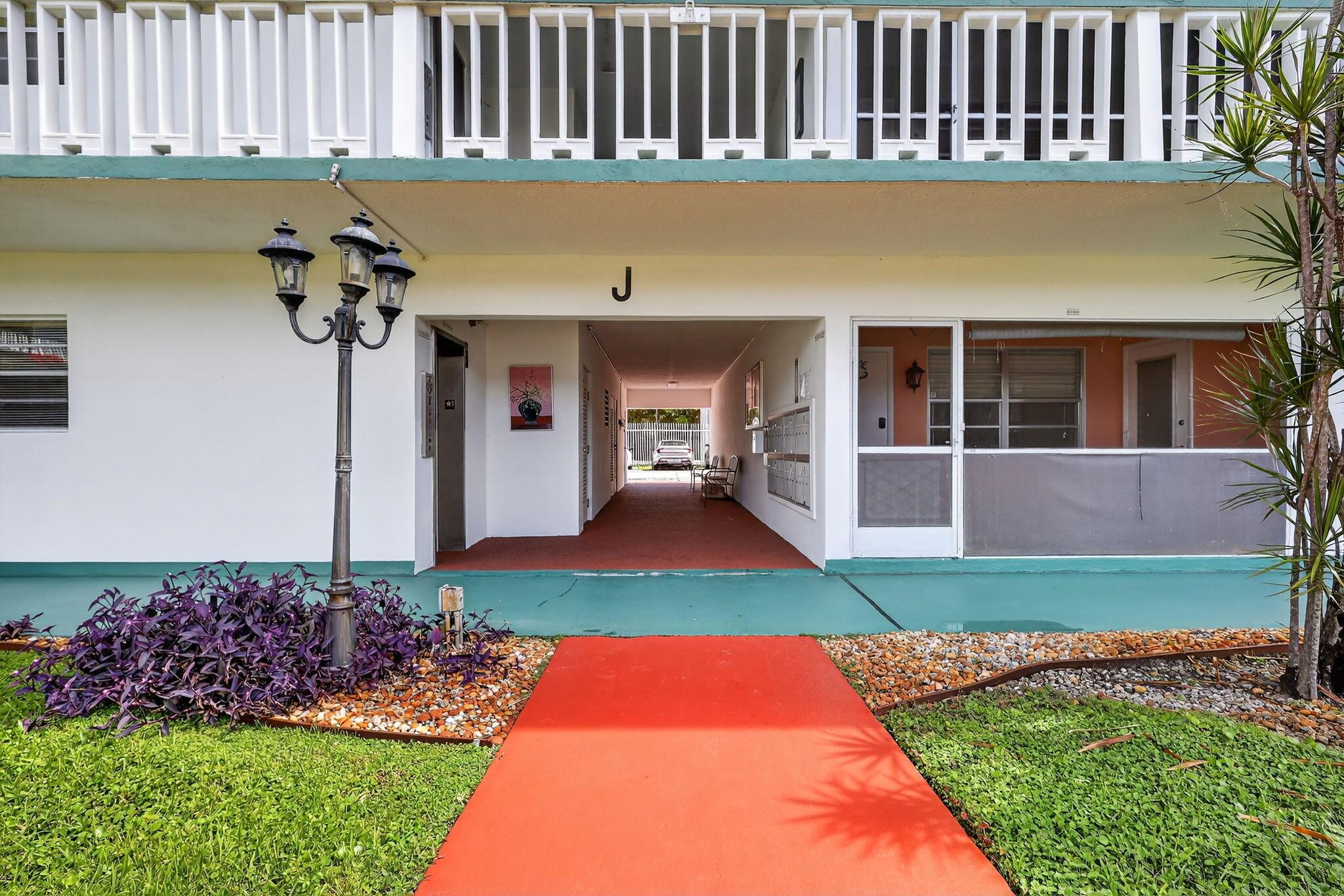 BEVERLY HILLS CONDO NUMBE - Residential