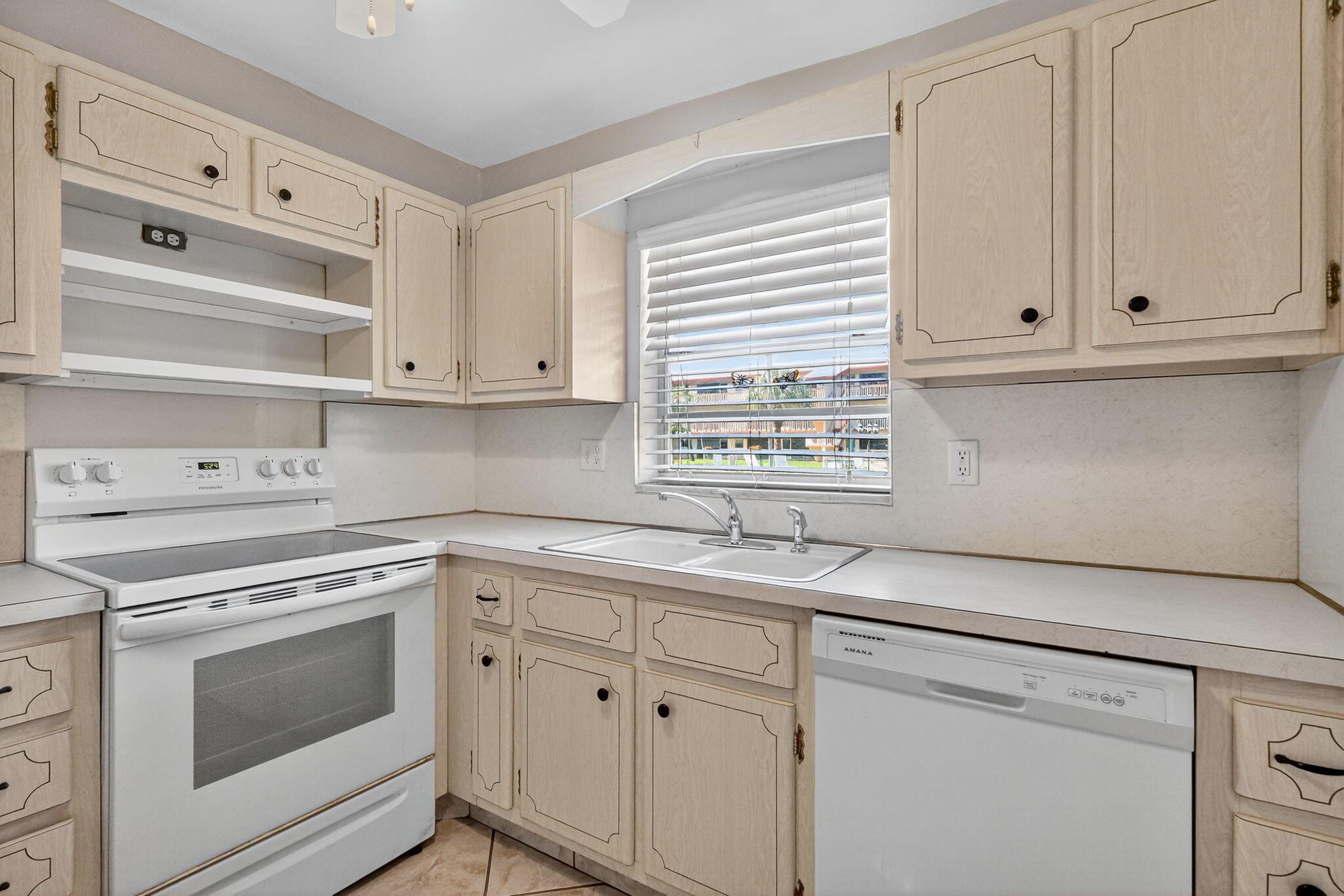 BEVERLY HILLS CONDO NUMBE - Residential