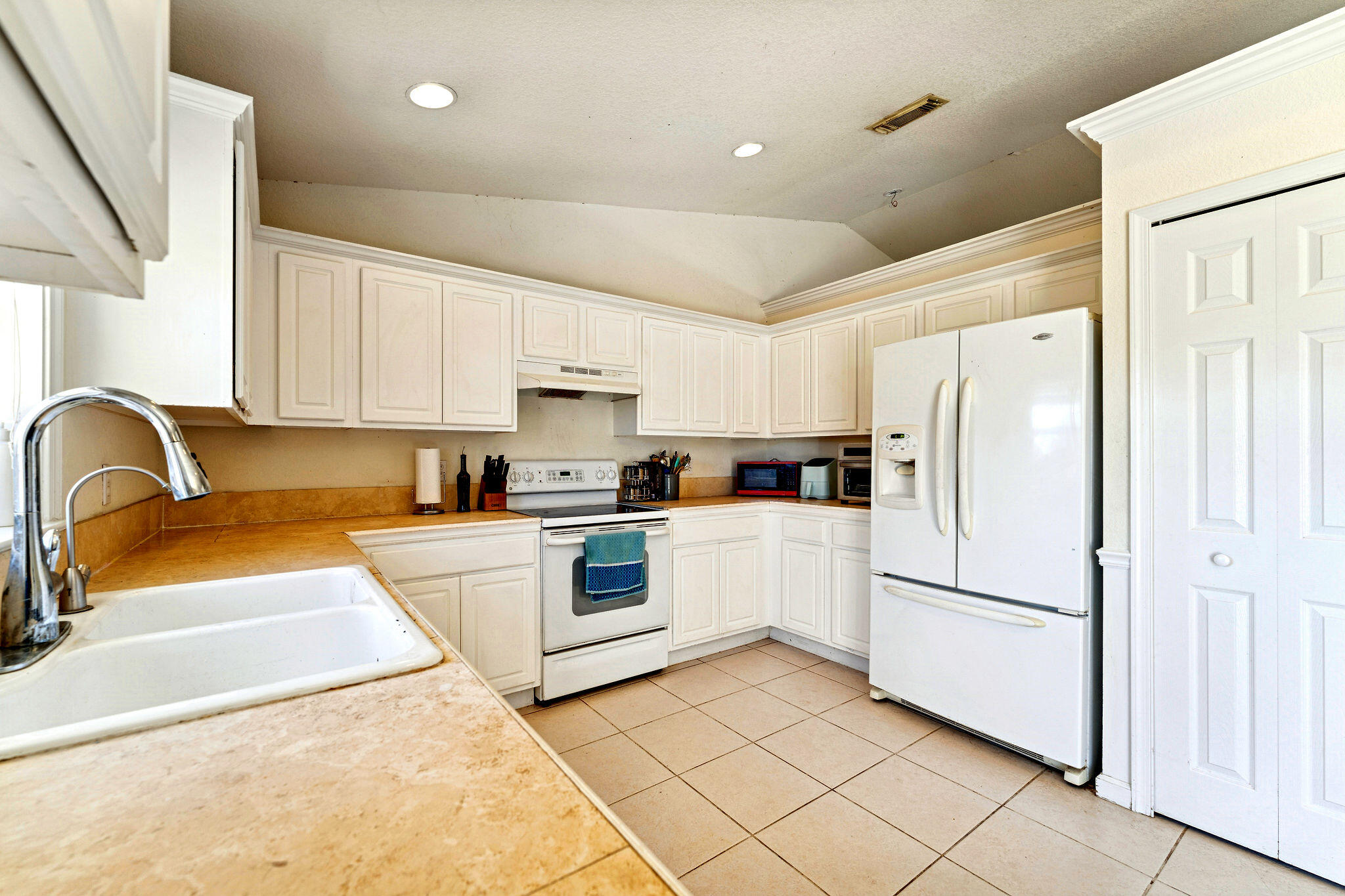 PORT ST LUCIE SECTION 8 - Residential