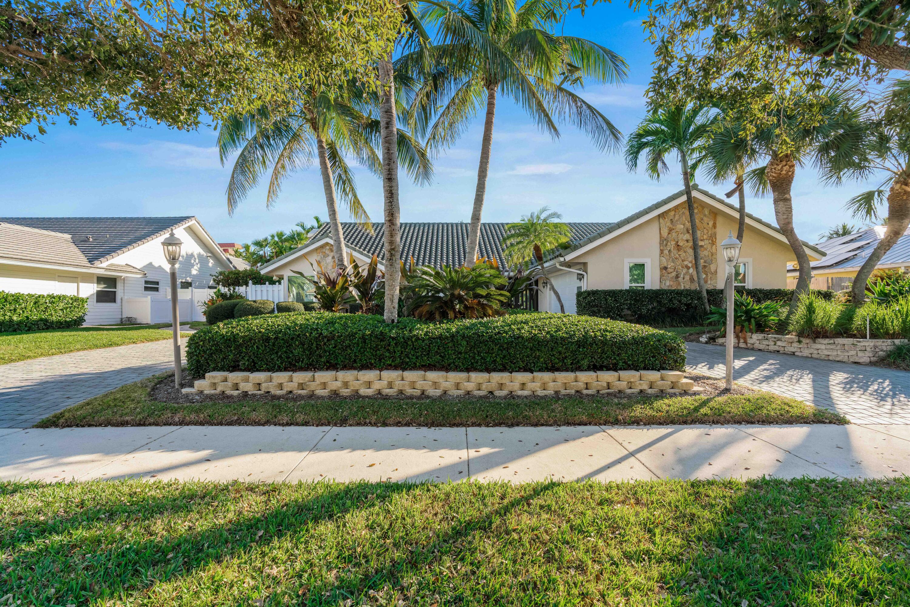 PALM BEACH LAKE WORTH ESTATES 2 - Residential