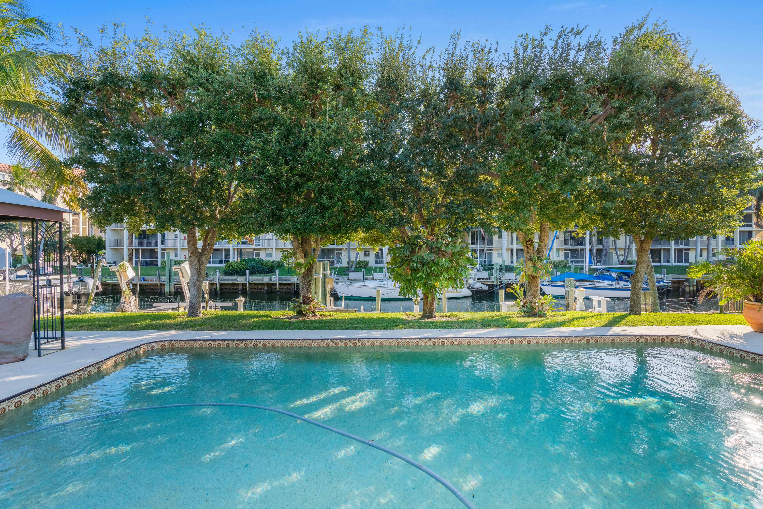 PALM BEACH LAKE WORTH ESTATES 2 - Residential