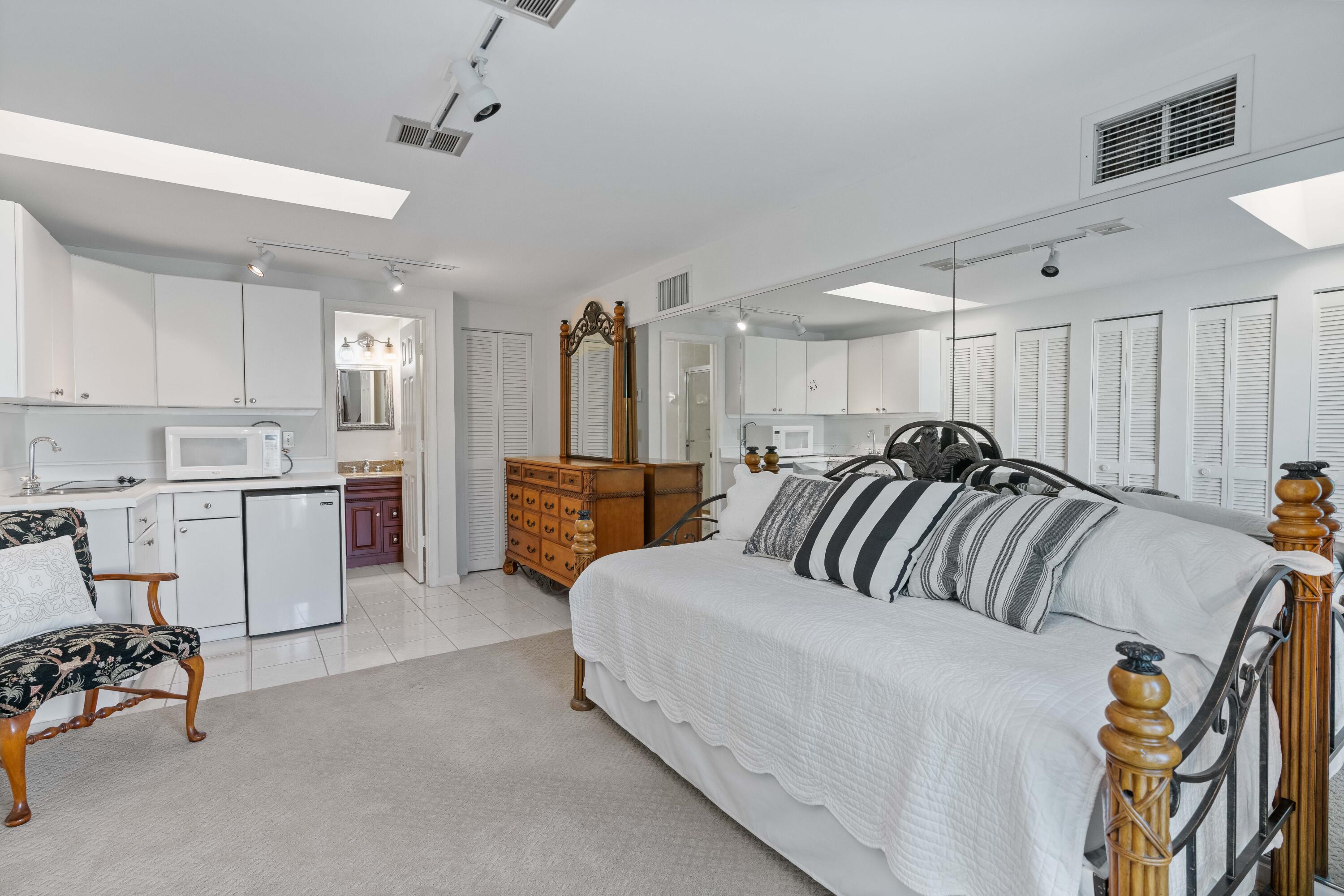 PALM BEACH LAKE WORTH ESTATES 2 - Residential