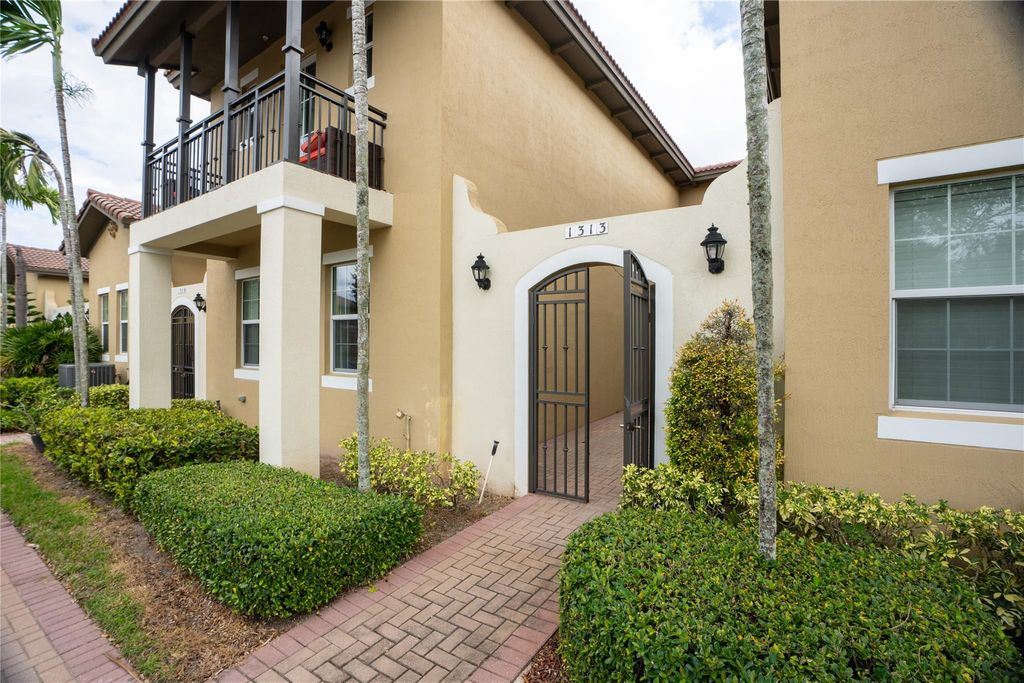 Photo of 1313 SW 147th Terrace, Pembroke Pines, FL 33027 (MLS # F10406897)
