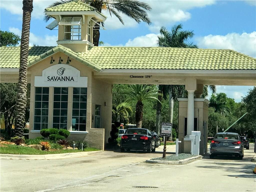 Photo of 1118 Chinaberry Drive, Weston, FL 33327 (MLS # B26022741)