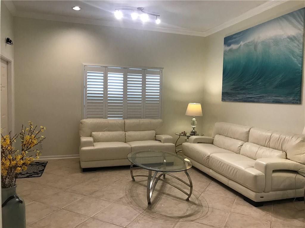 Photo of 1118 Chinaberry Drive, Weston, FL 33327 (MLS # B26022741)