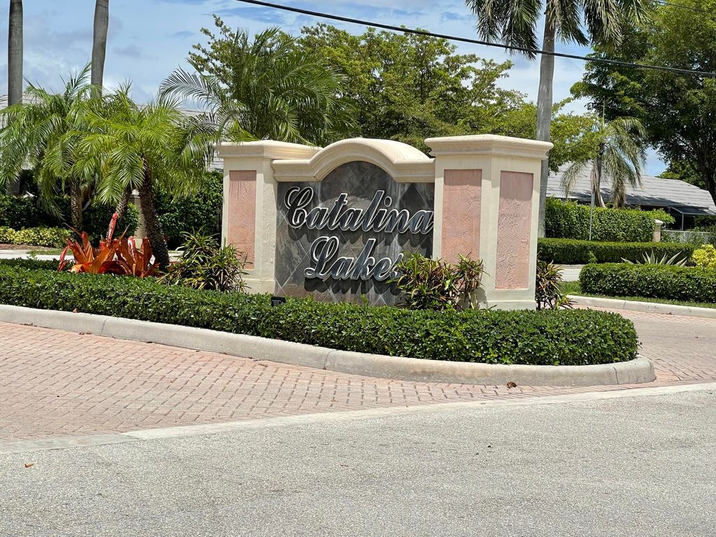 Photo of 7828 Catalina Circle Cir, Tamarac, FL 33321 (MLS # R10807526)