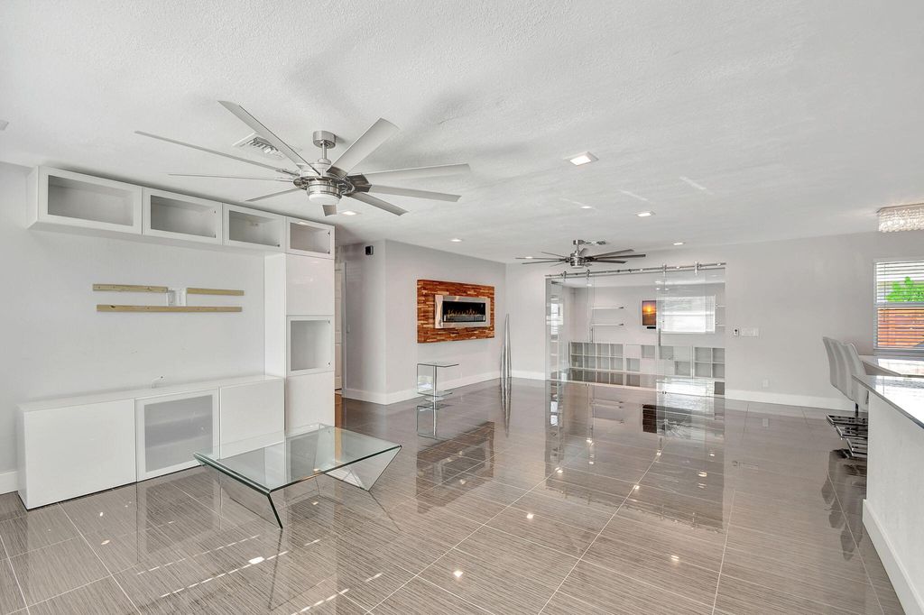 Photo of 2325 SW 11th Street, Boynton Beach, FL 33426 (MLS # R11017259)