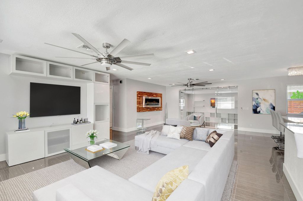Photo of 2325 SW 11th Street, Boynton Beach, FL 33426 (MLS # R11017259)