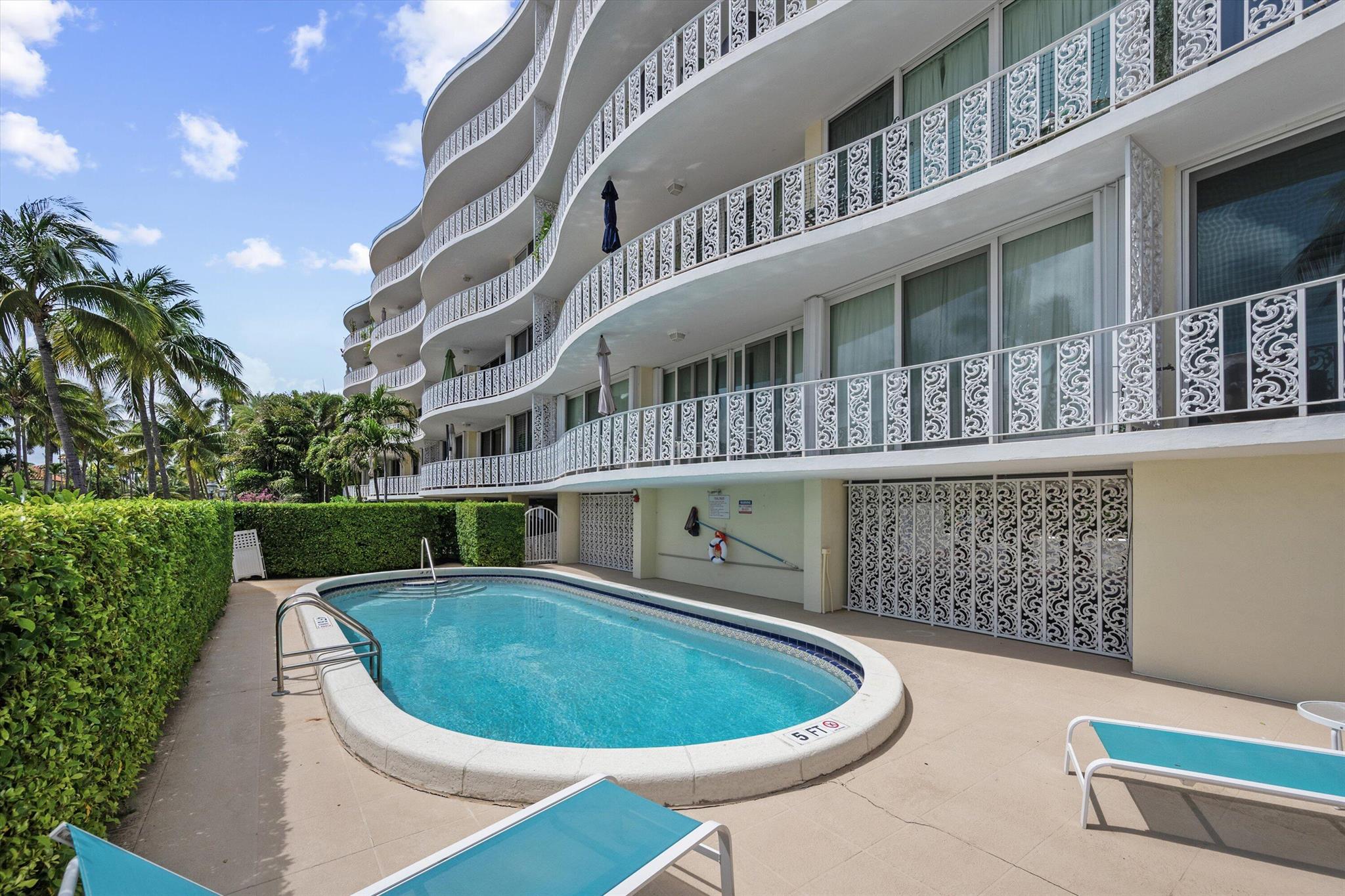 Melbourne House - Residential