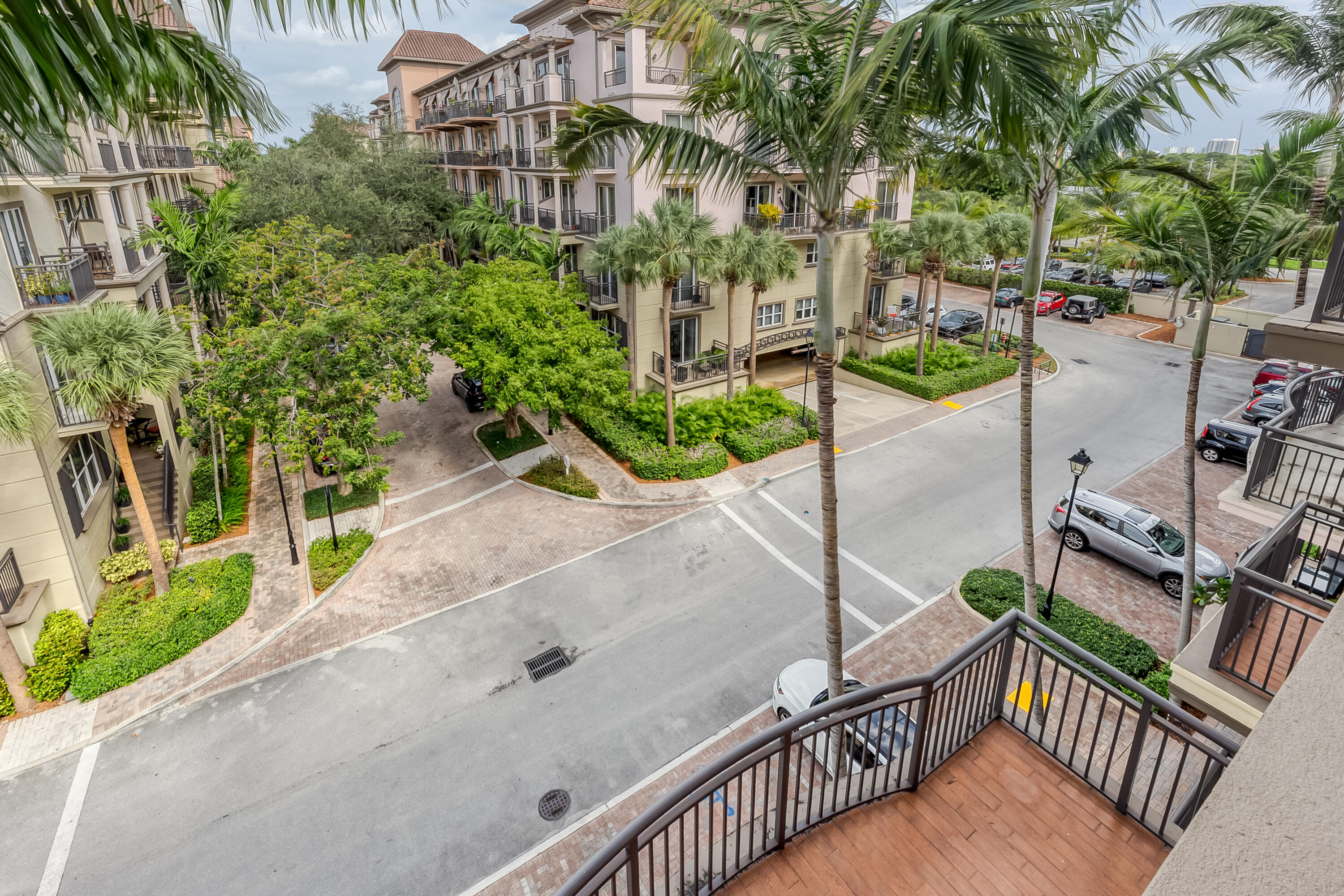 WILTON STATION RES CONDO - Residential