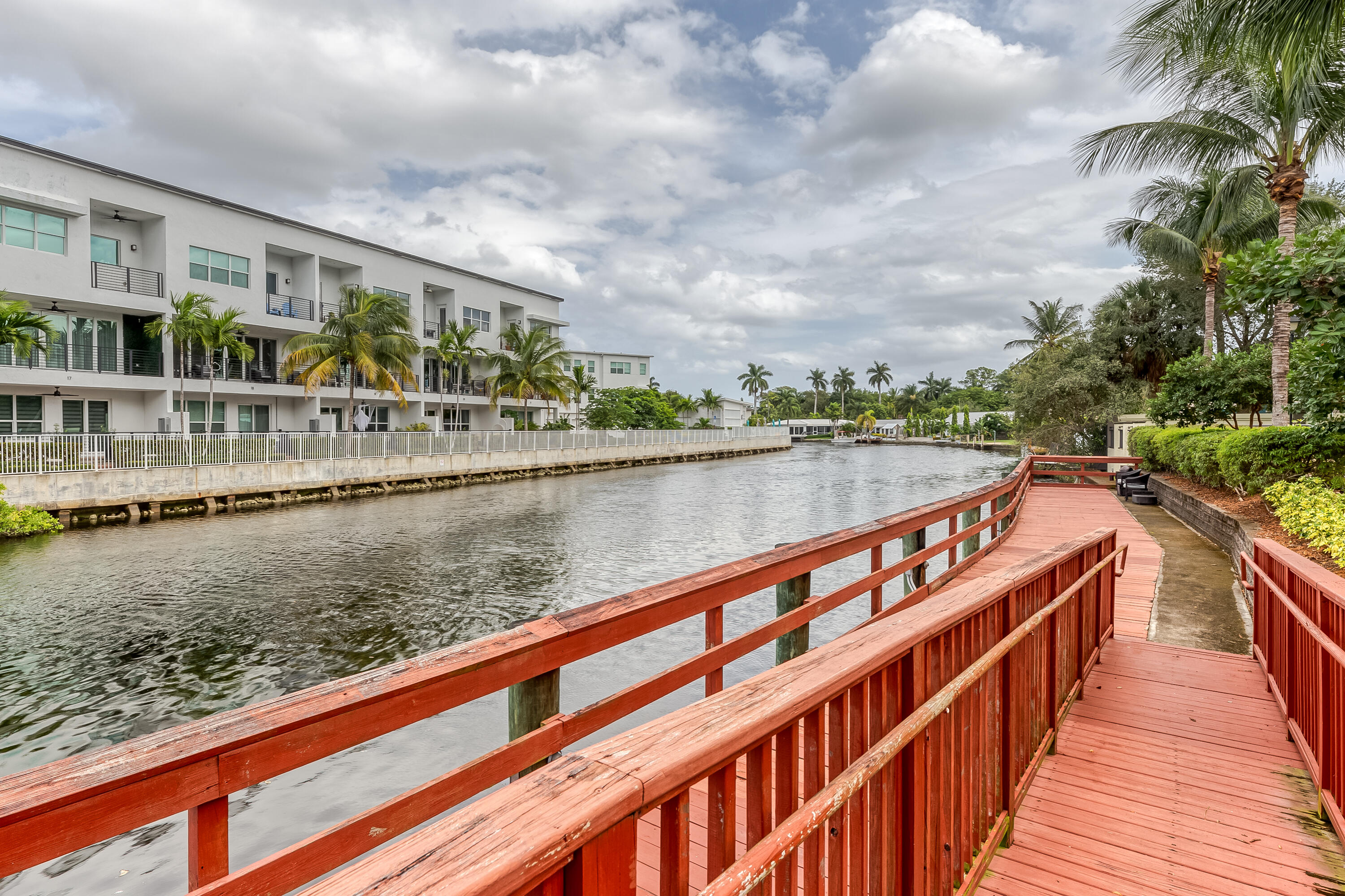 2631 NE 14th Avenue 406