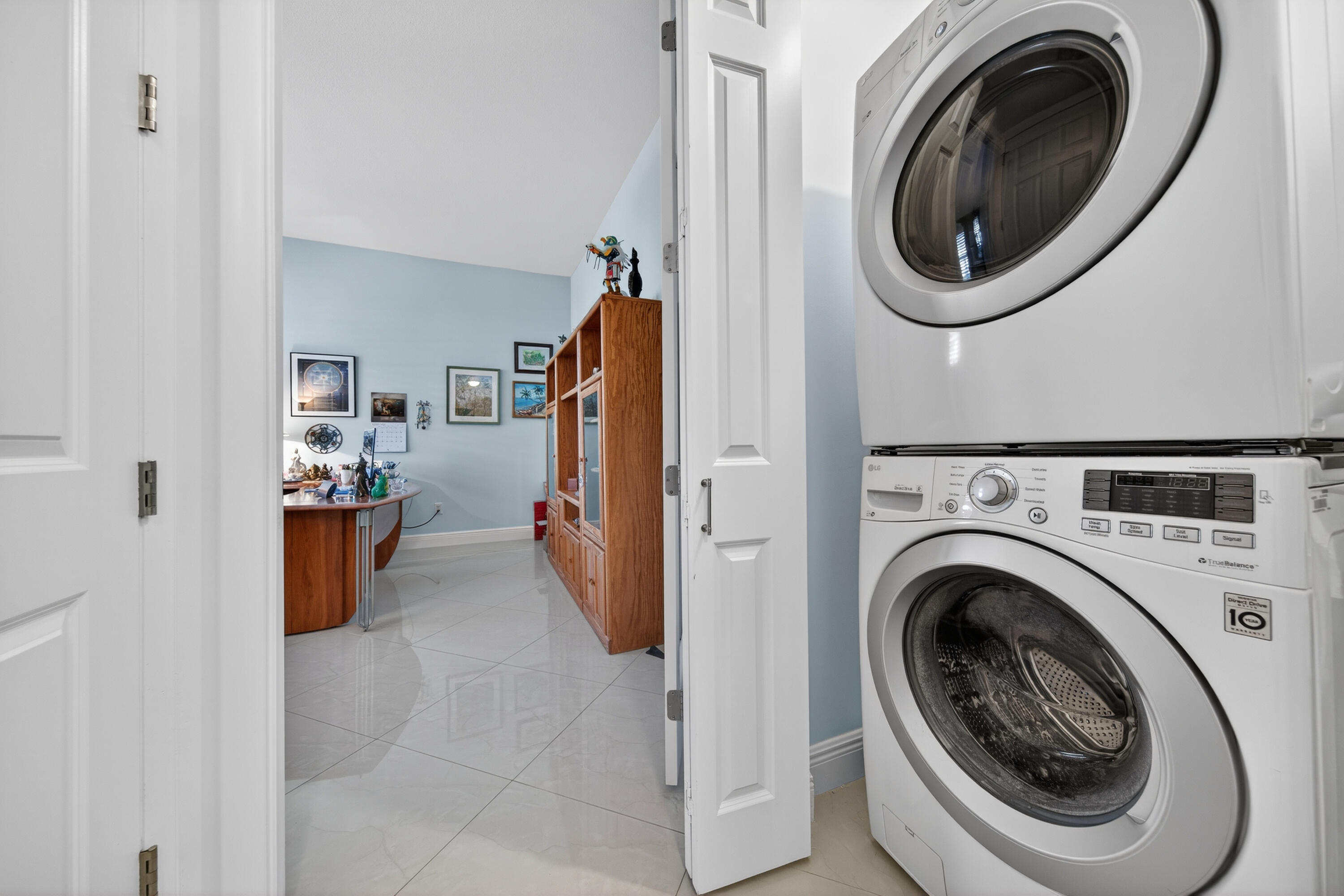 WILTON STATION RES CONDO - Residential