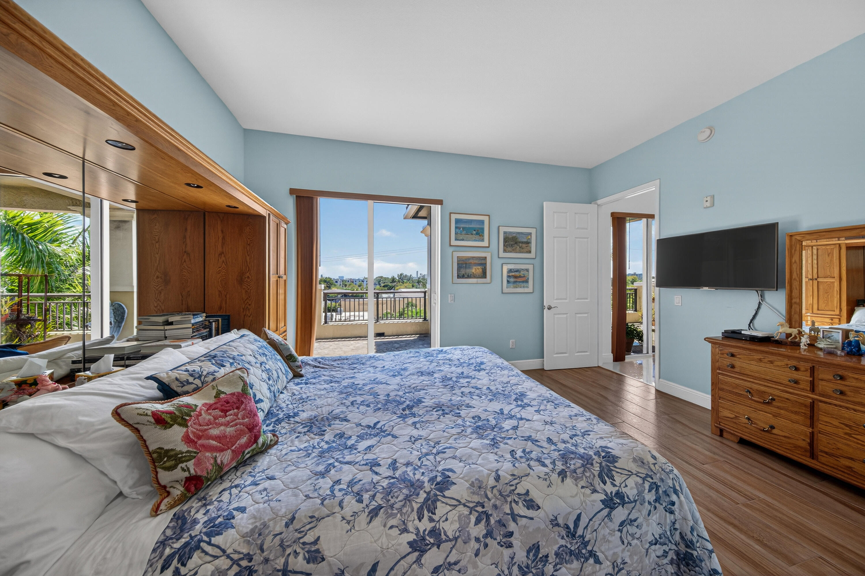 WILTON STATION RES CONDO - Residential