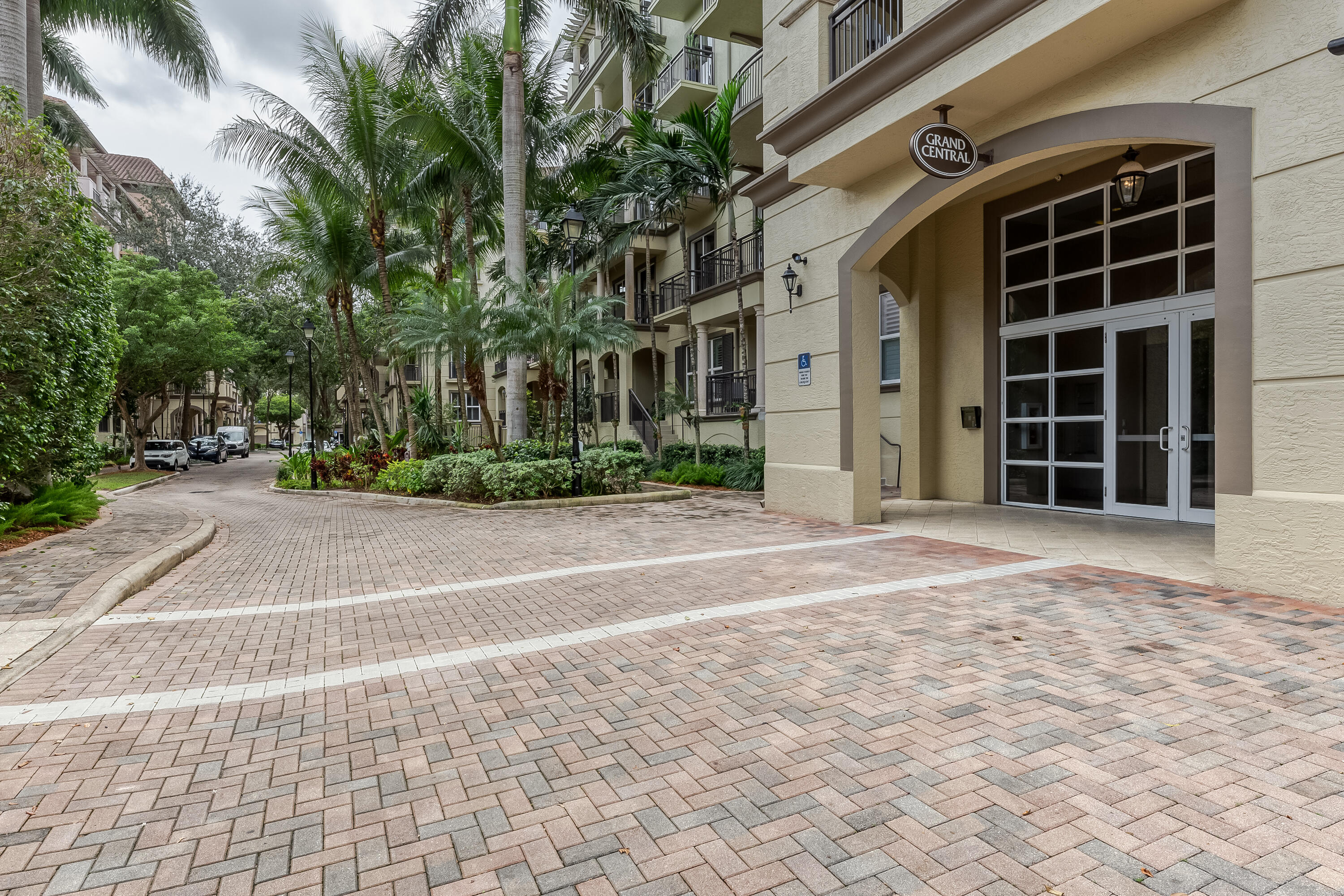 WILTON STATION RES CONDO - Residential