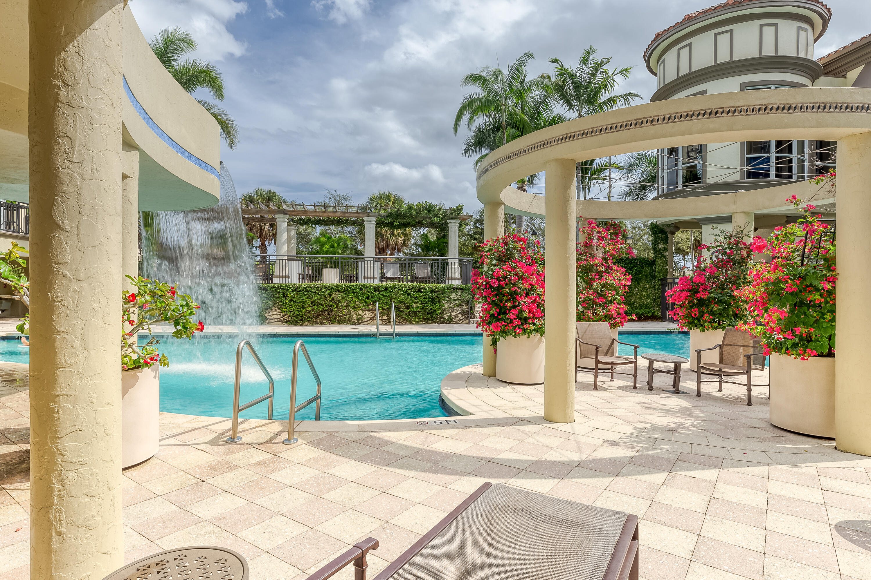 WILTON STATION RES CONDO - Residential