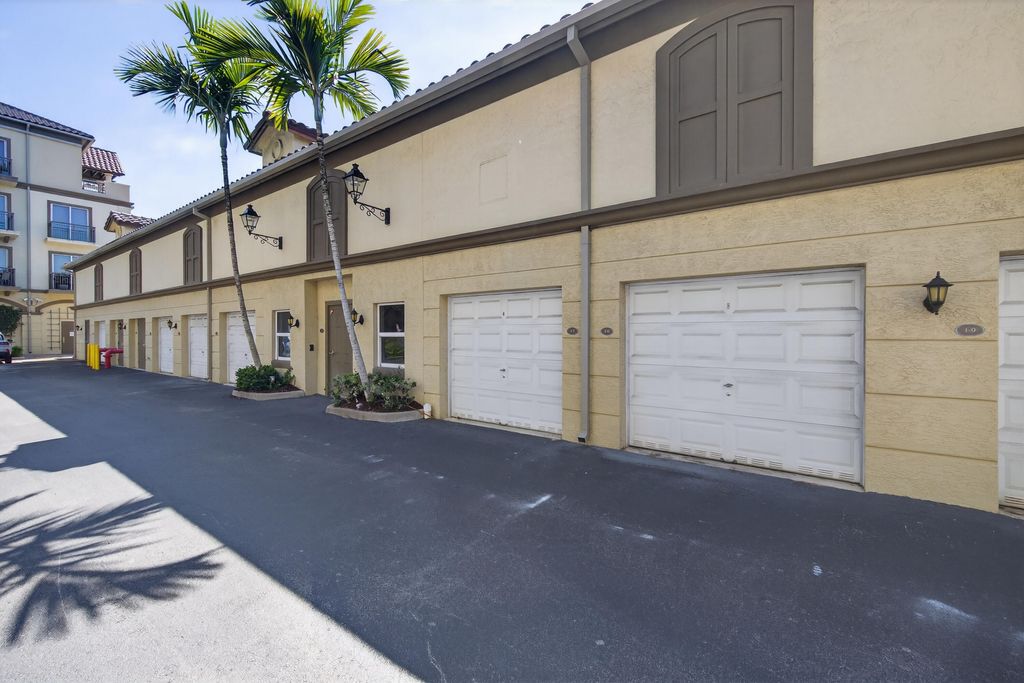 Photo of 2631 NE 14th Avenue #406, Wilton Manors, FL 33334 (MLS # B26008887)