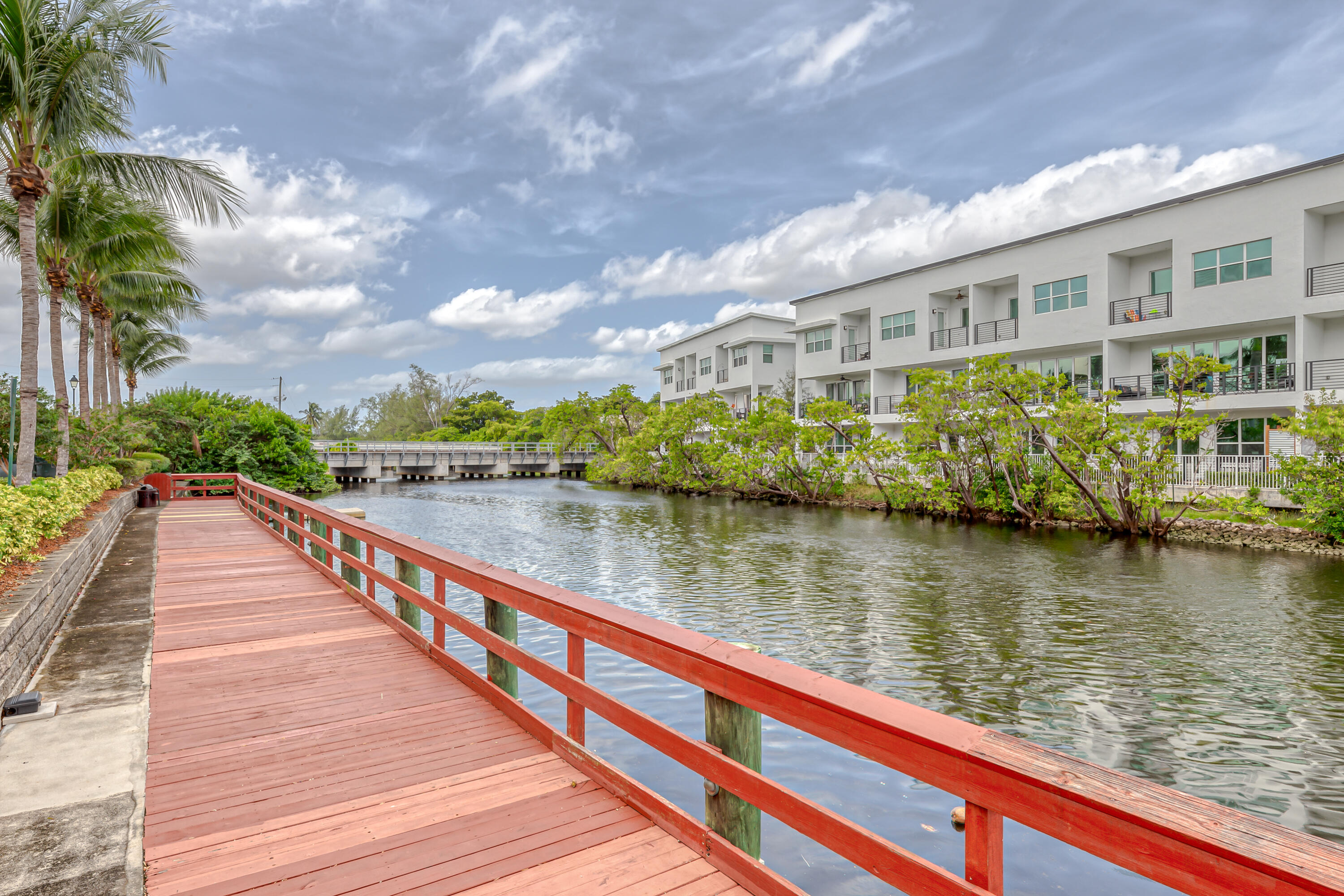 2631 NE 14th Avenue 406