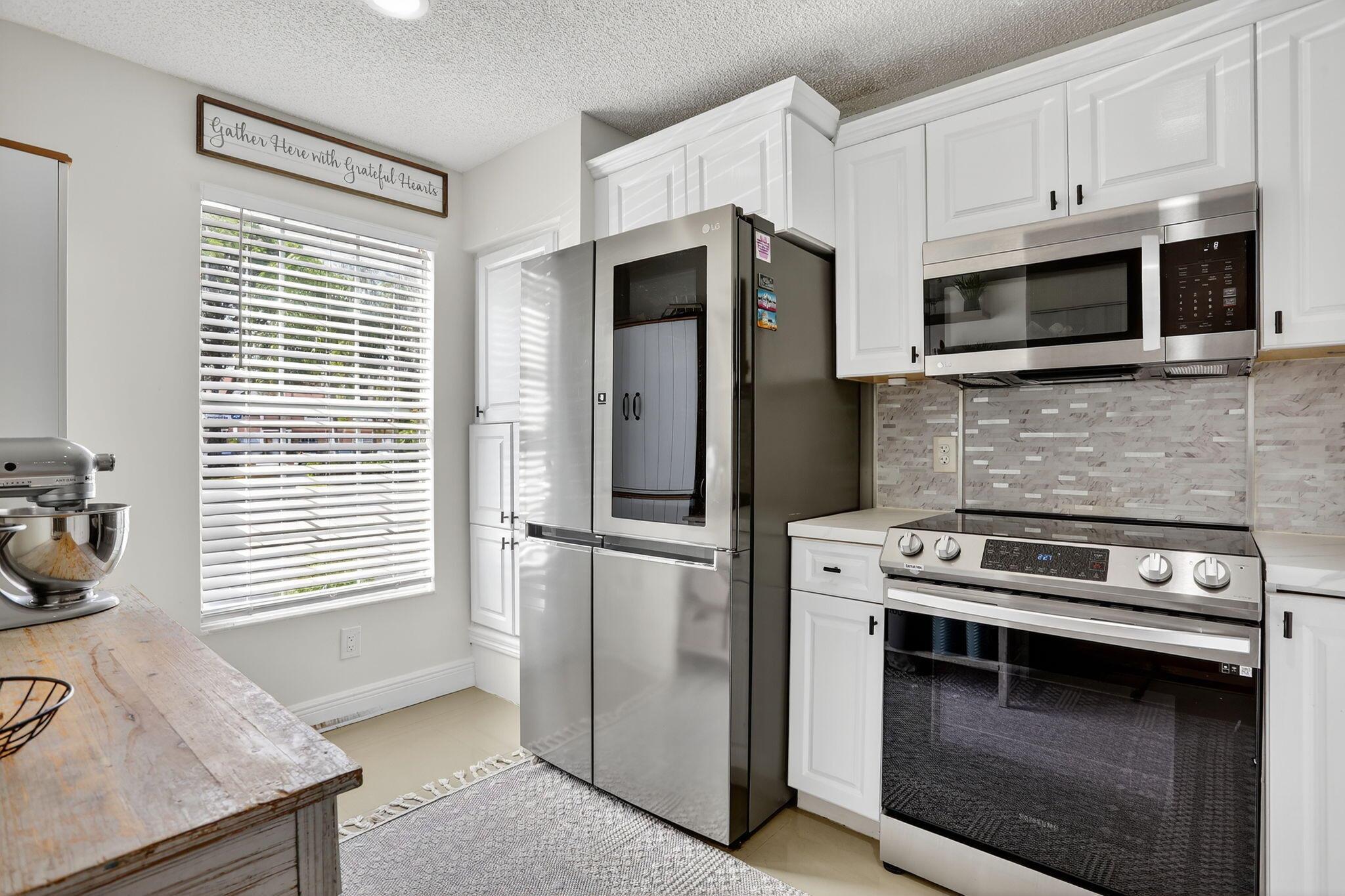 7156 Woodmont Avenue, Tamarac, FL, 33321/$335,000 3 7156 Woodmont Avenue